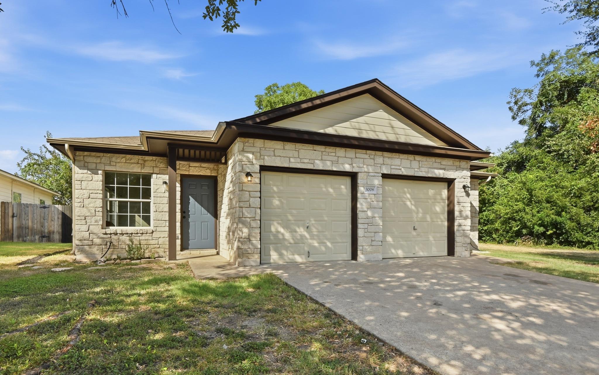 3008 Aftonshire Way Property Photo 3