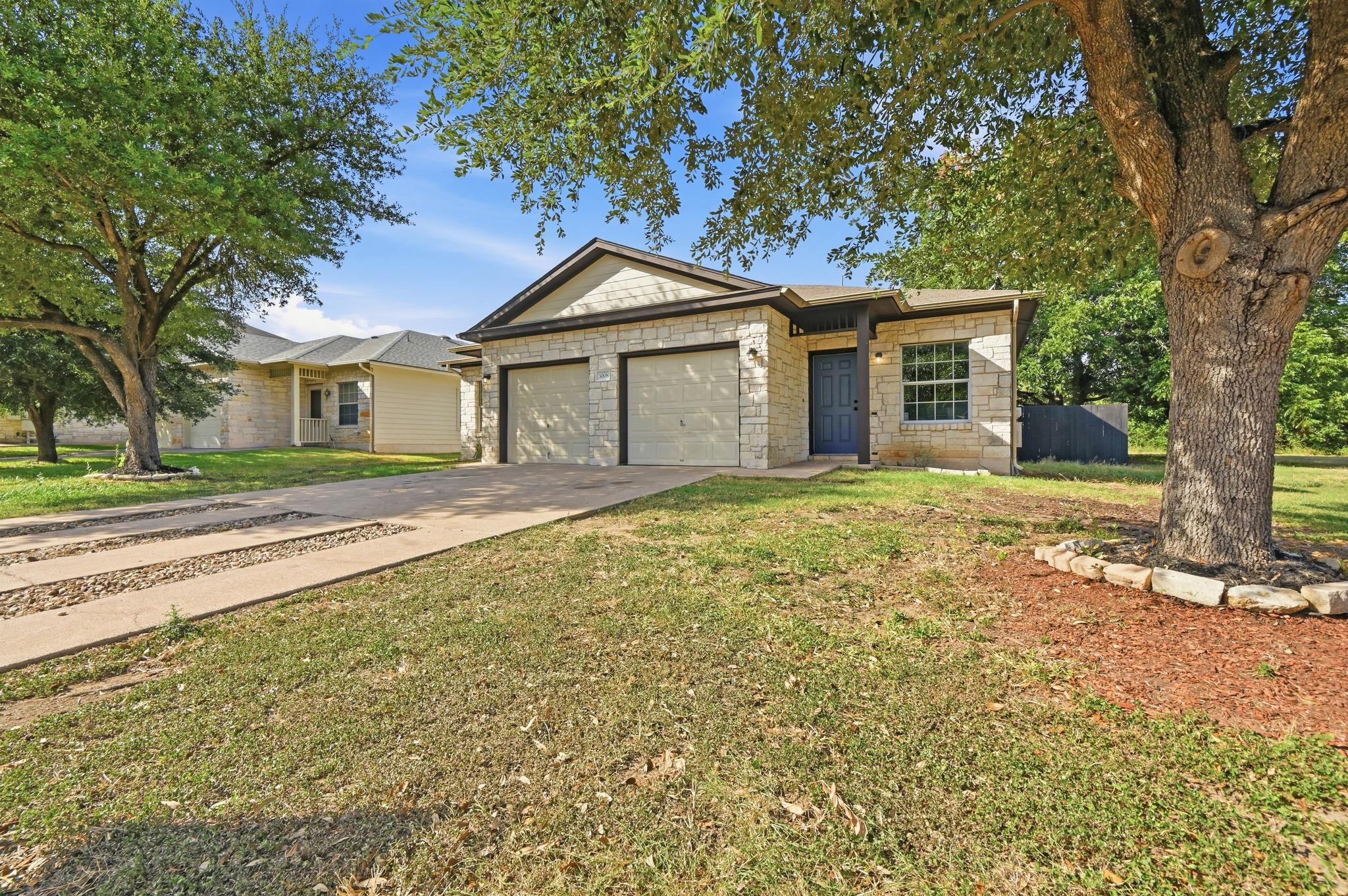 3008 Aftonshire Way Property Photo 4