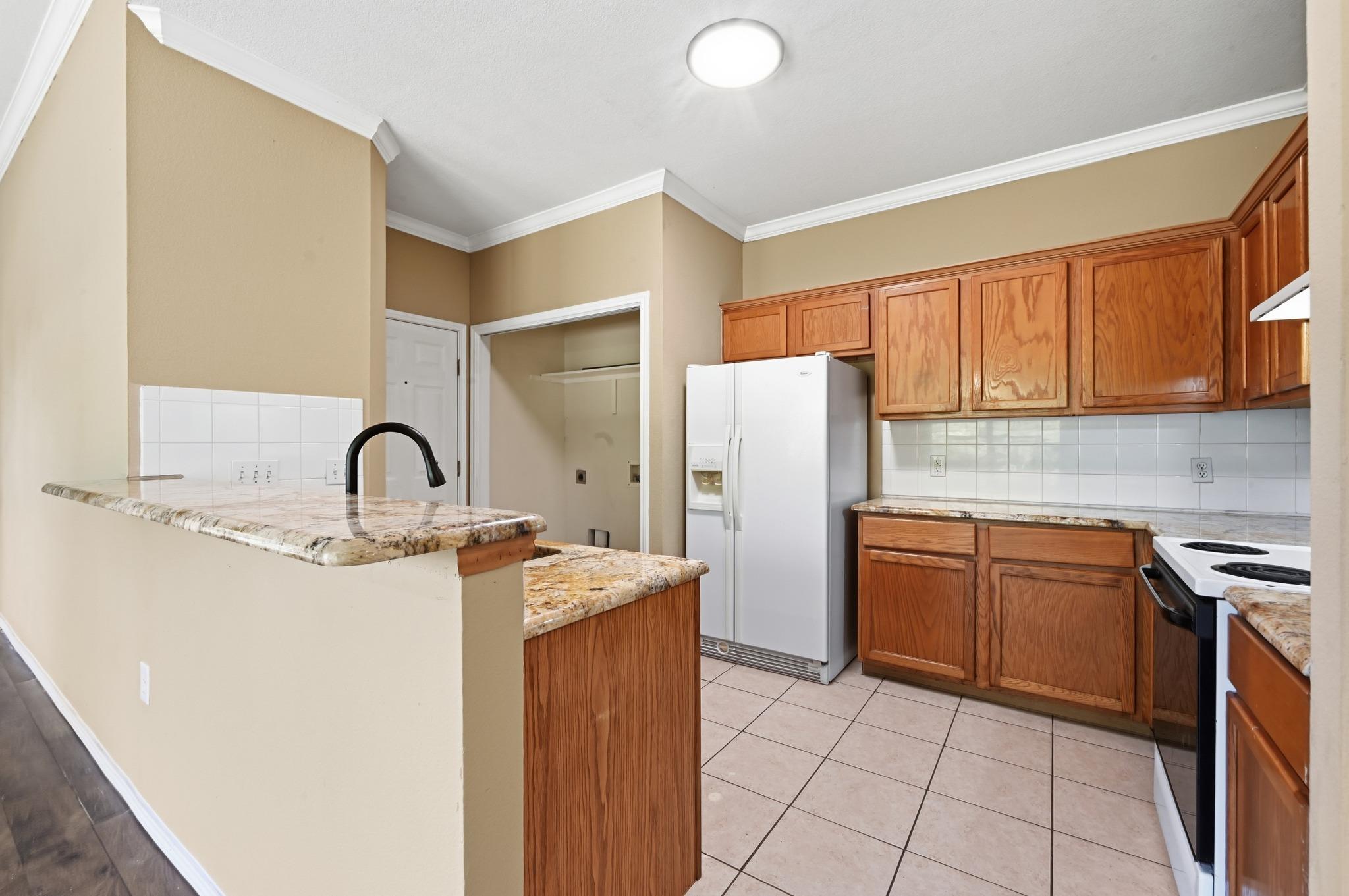 3008 Aftonshire Way Property Photo 8