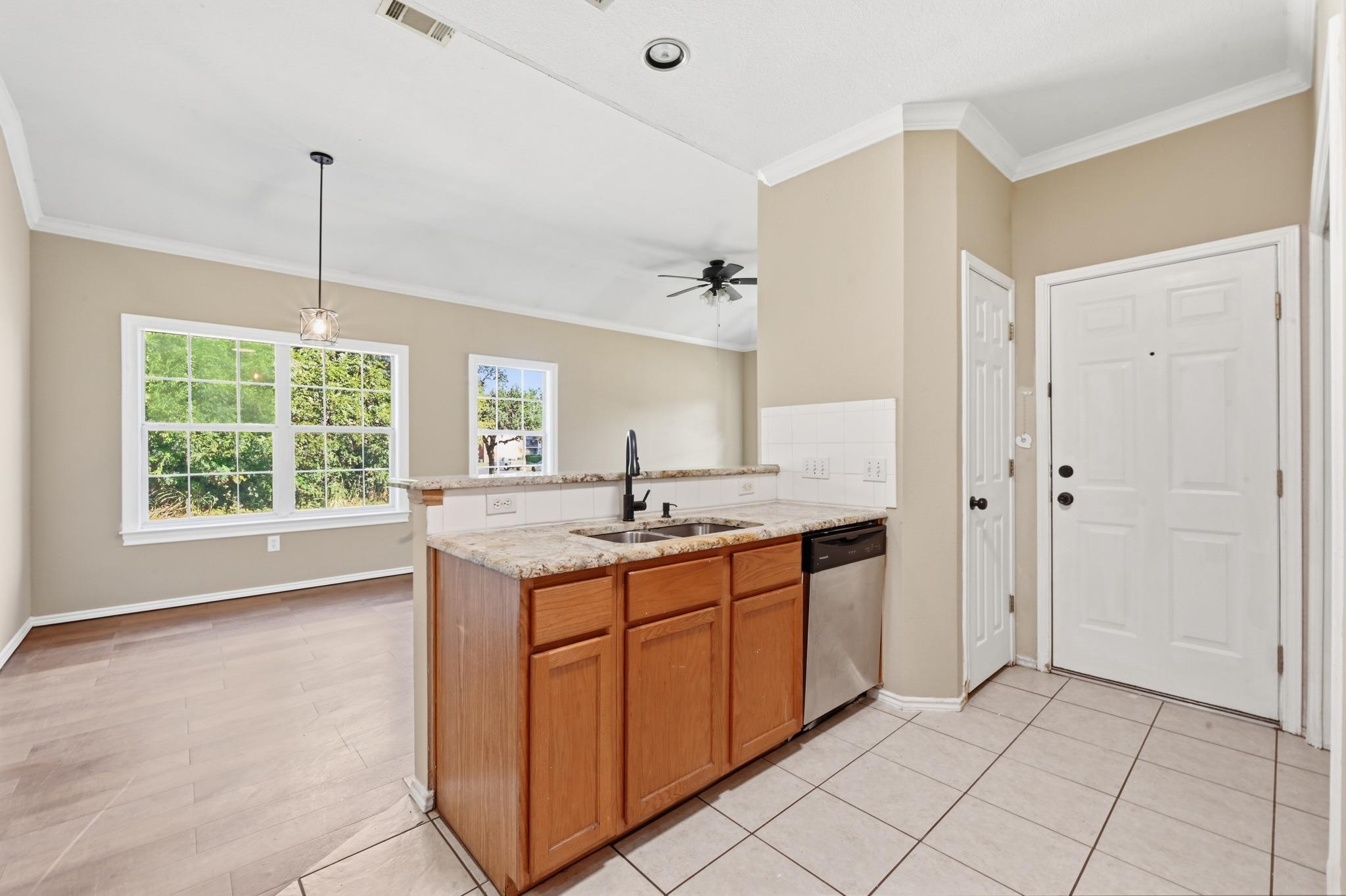 3008 Aftonshire Way Property Photo 9