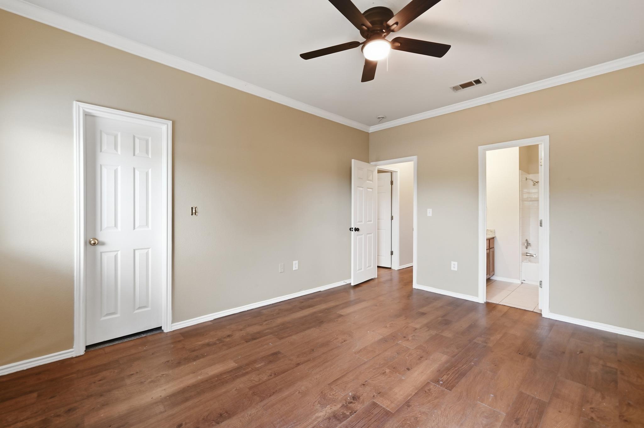 3008 Aftonshire Way Property Photo 13