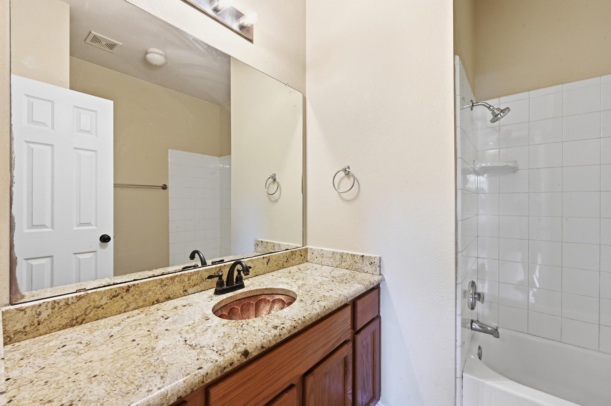 3008 Aftonshire Way Property Photo 14