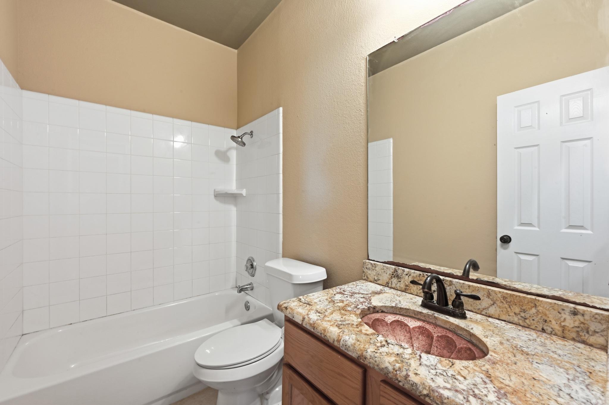 3008 Aftonshire Way Property Photo 18