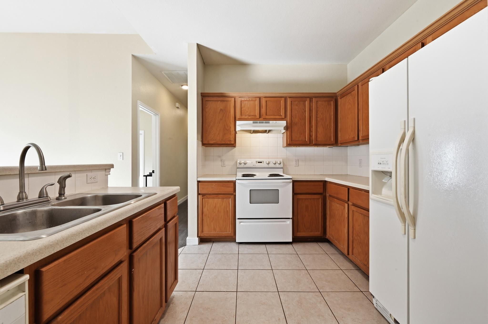 3008 Aftonshire Way Property Photo 28