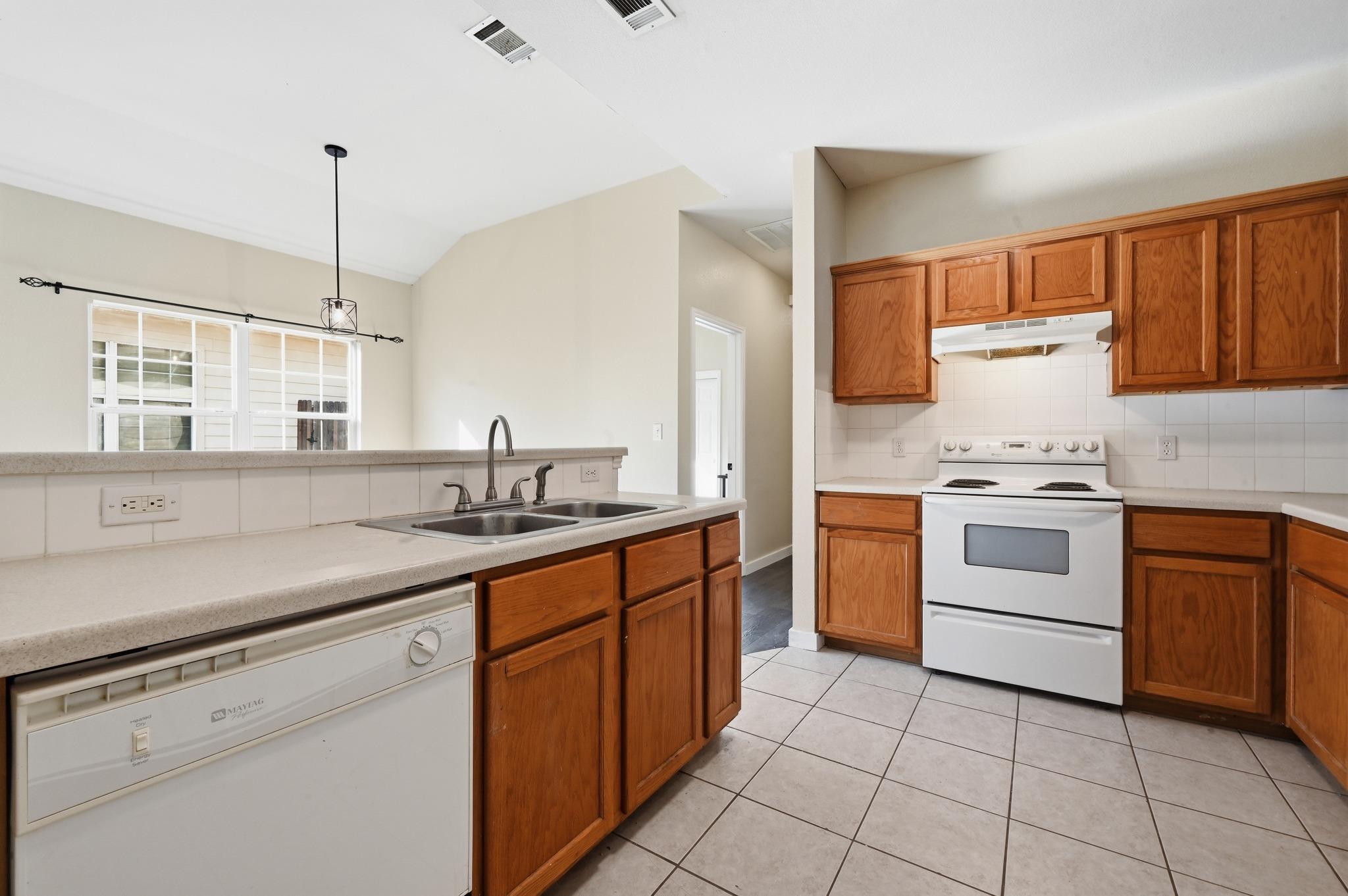 3008 Aftonshire Way Property Photo 29