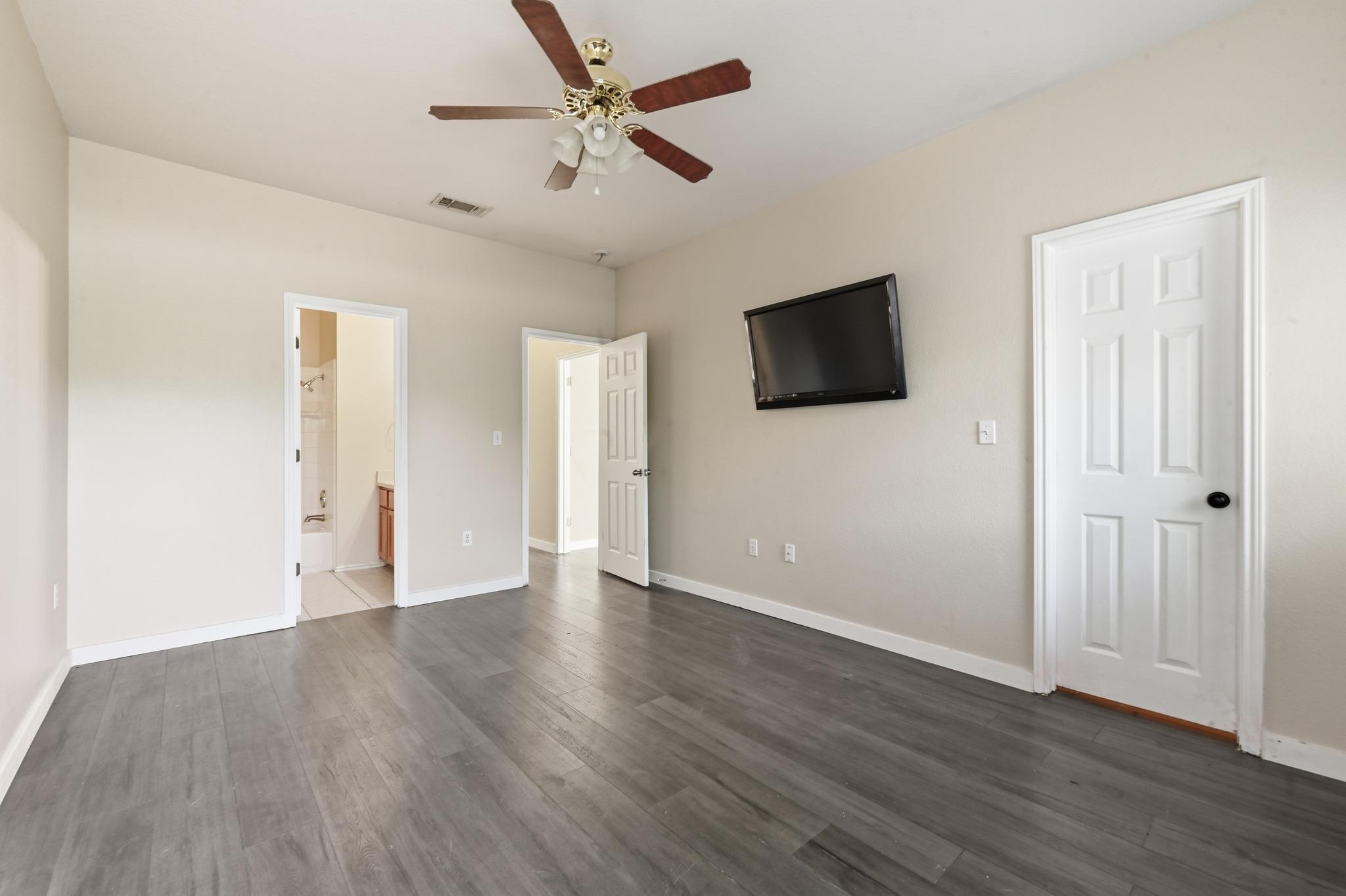 3008 Aftonshire Way Property Photo 31