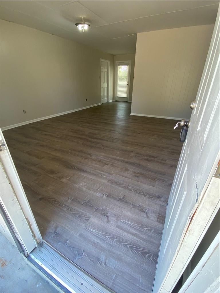 2105 Dixie Ln Property Photo 3
