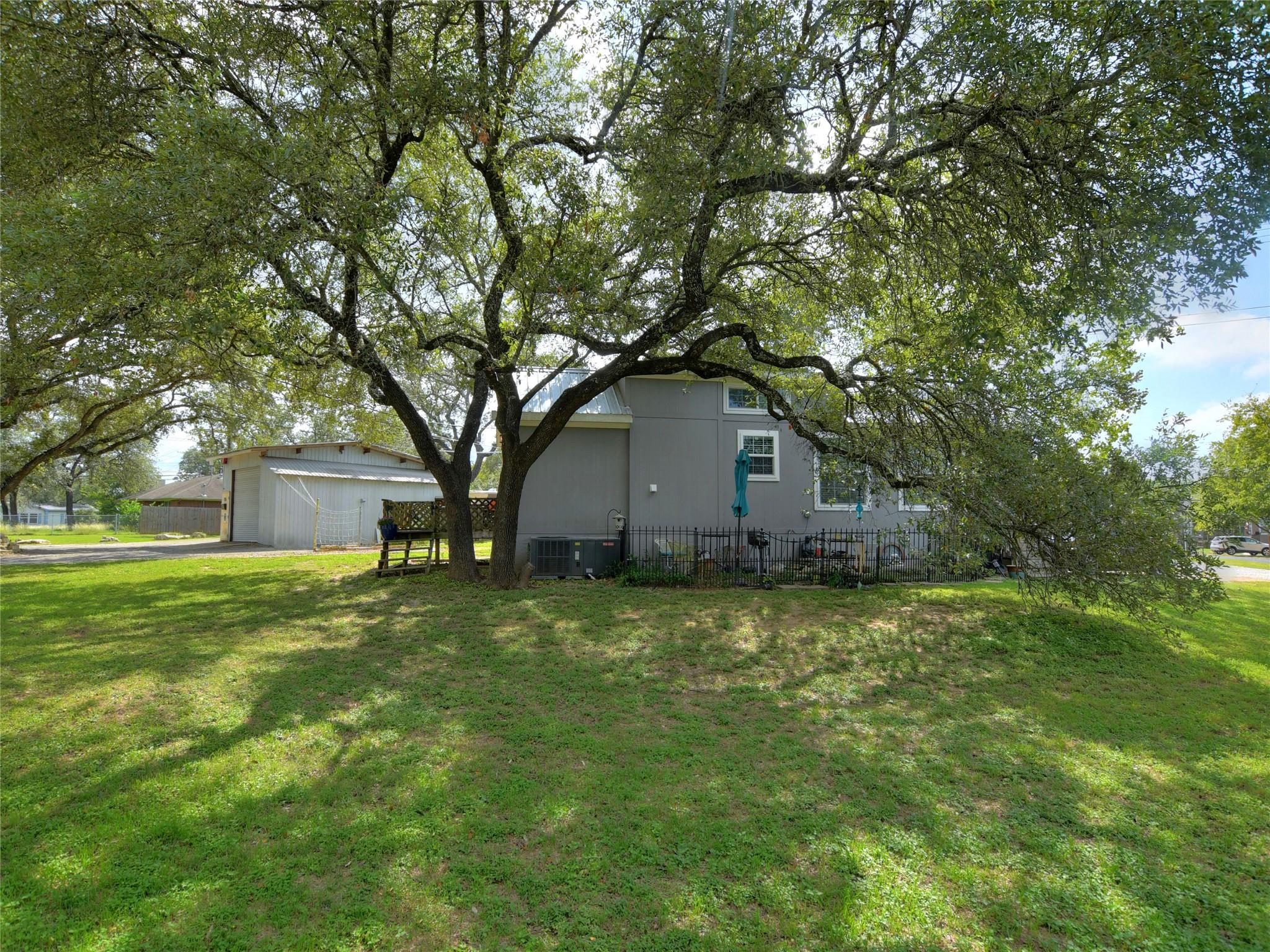 1703 Lancer Ln Property Photo 5