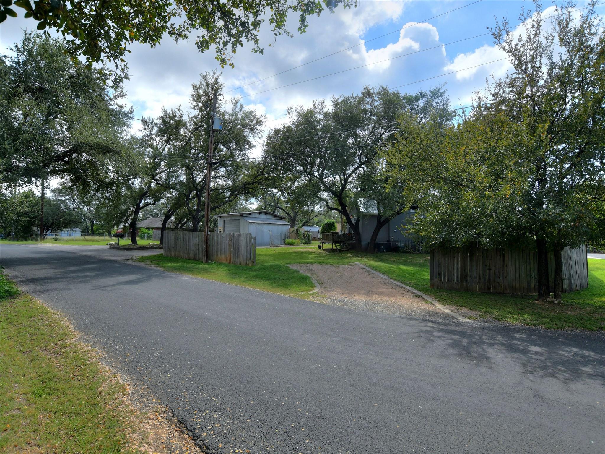 1703 Lancer Ln Property Photo 8