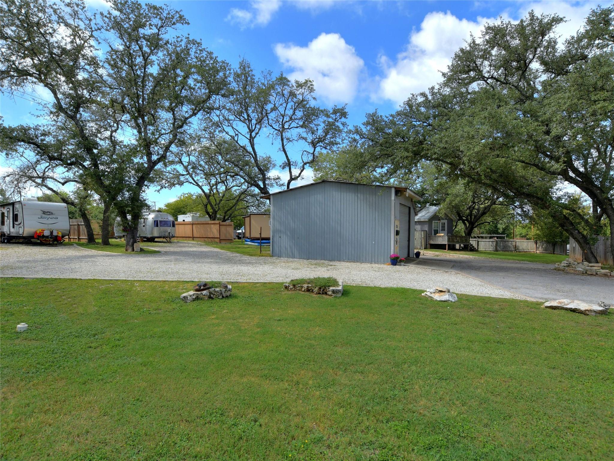 1703 Lancer Ln Property Photo 10