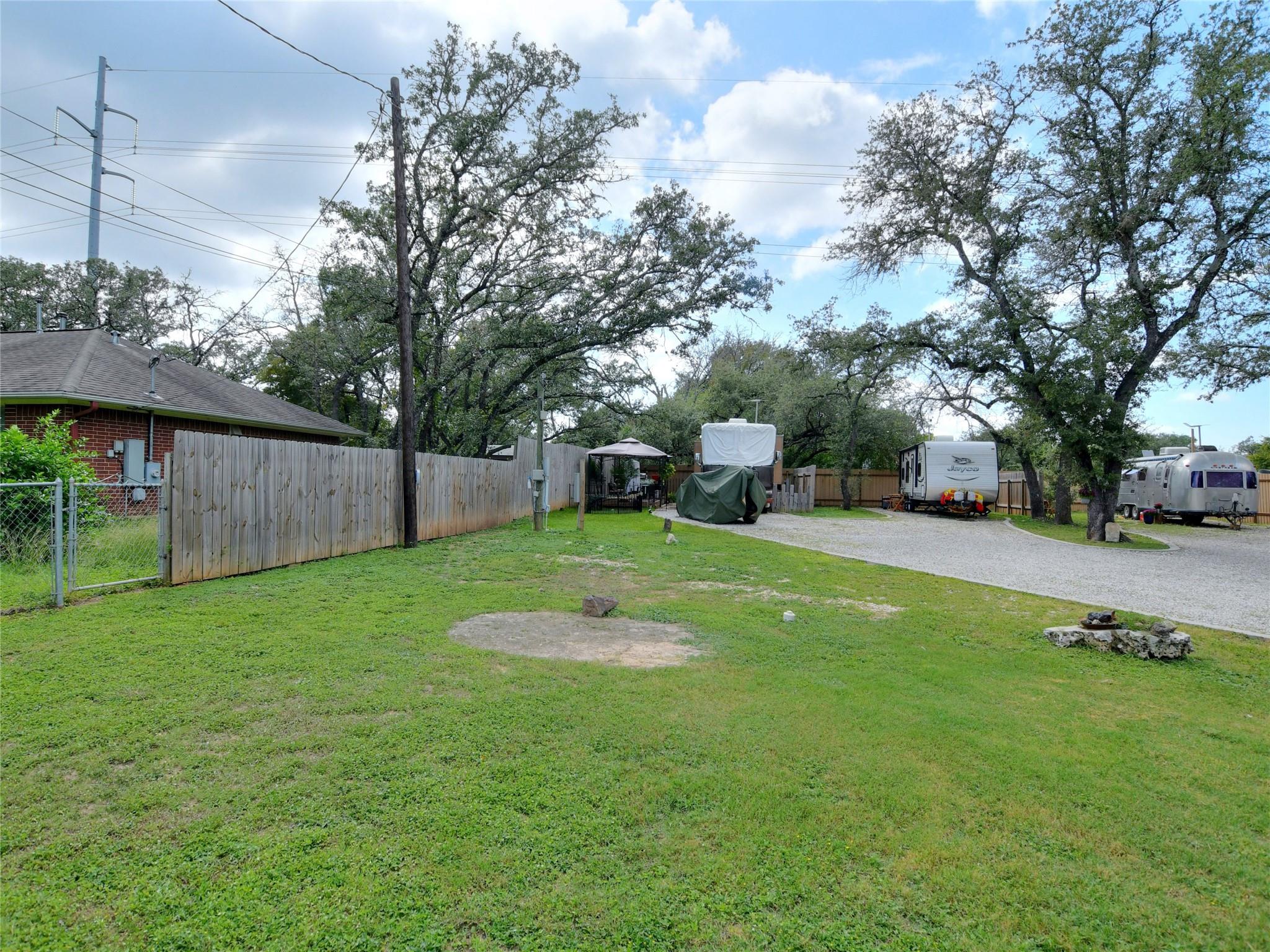 1703 Lancer Ln Property Photo 17