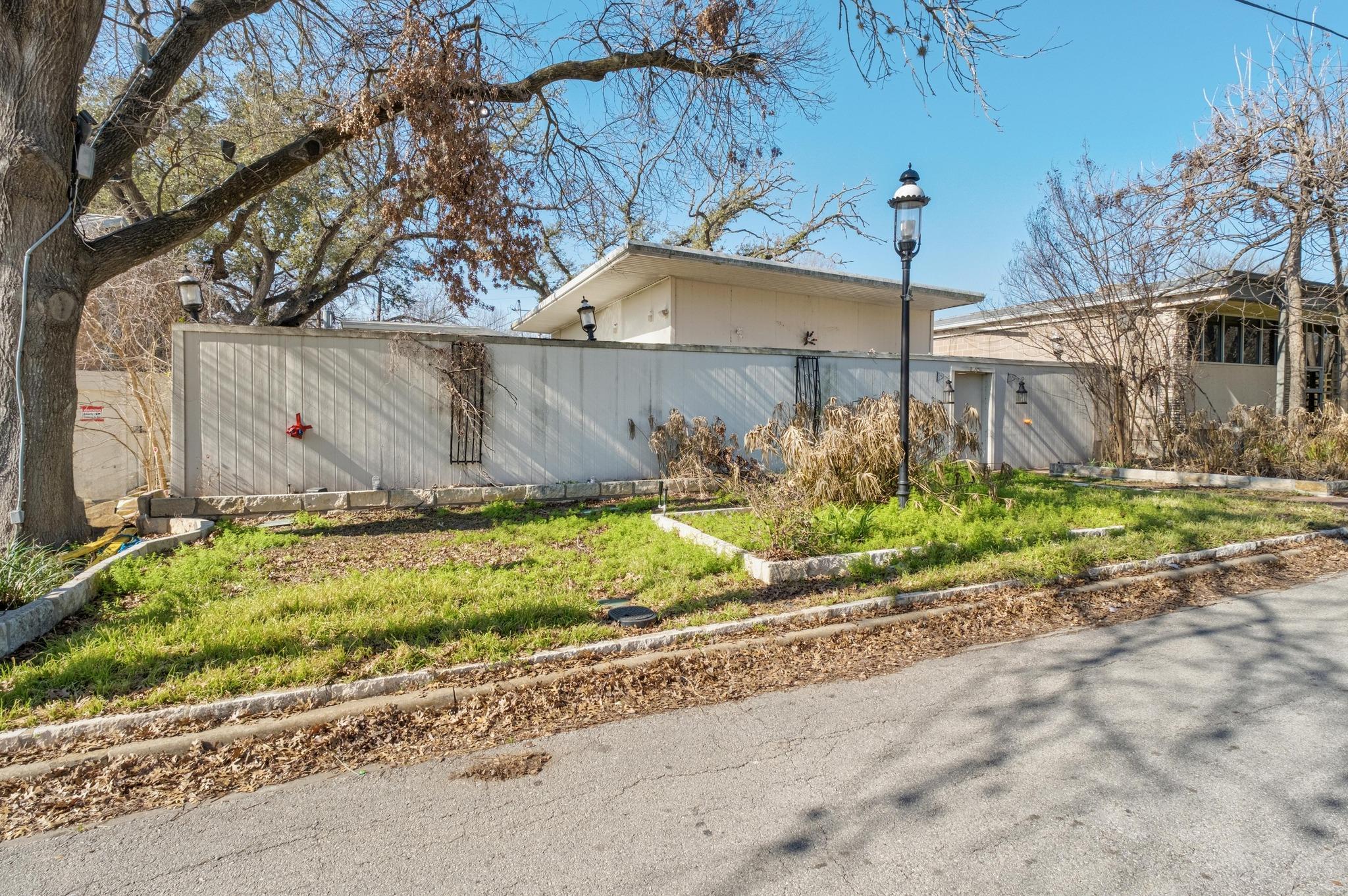 121 Scott St Property Photo 2
