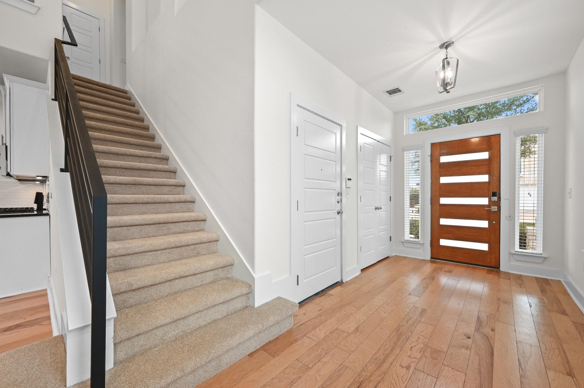 2204 Theseus Pass Property Photo 6