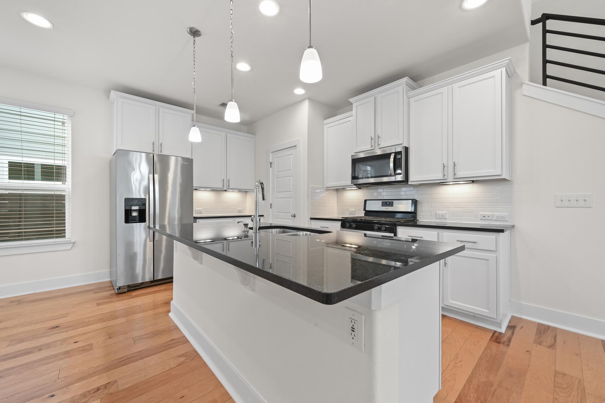 2204 Theseus Pass Property Photo 11