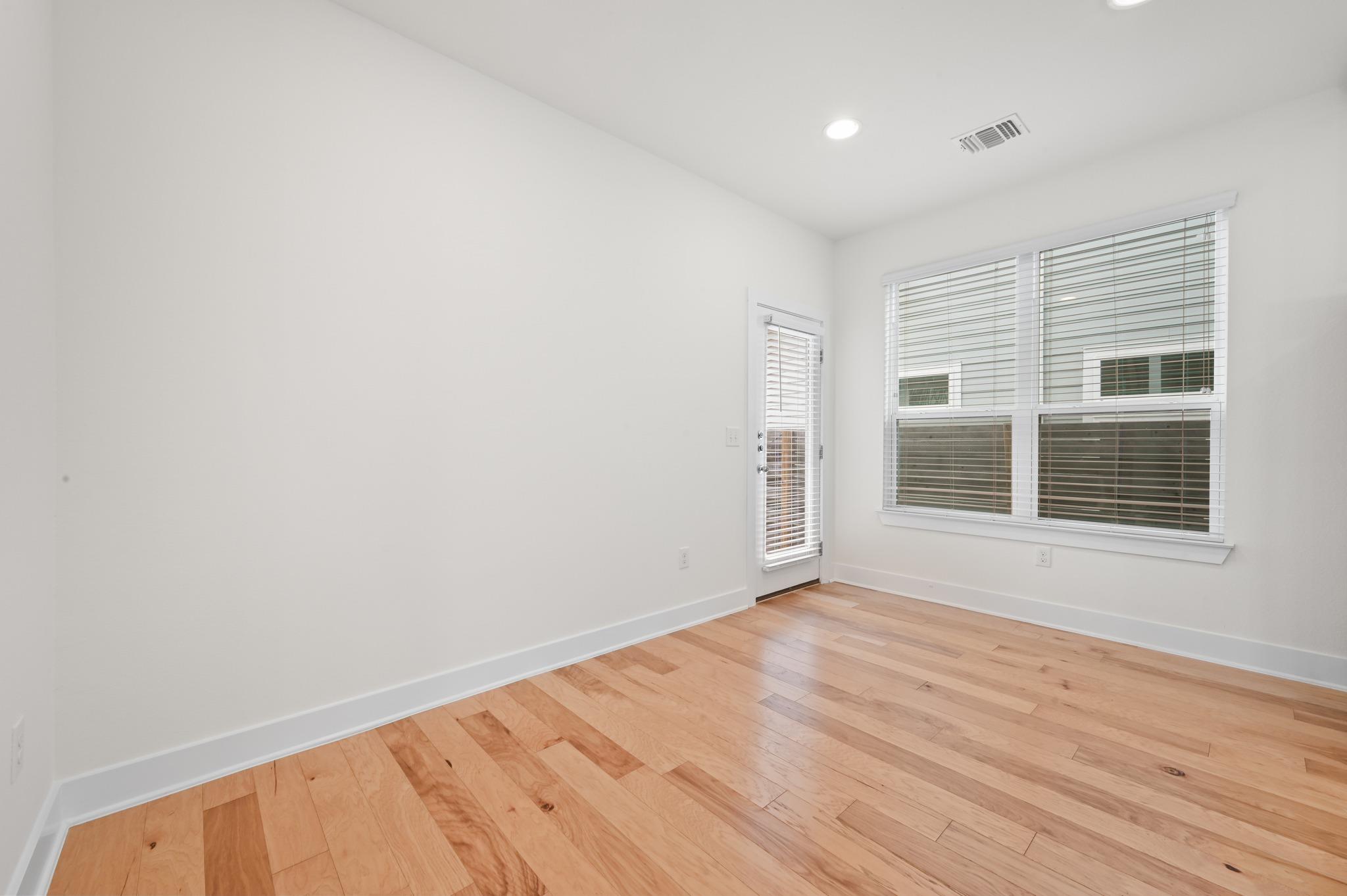 2204 Theseus Pass Property Photo 12