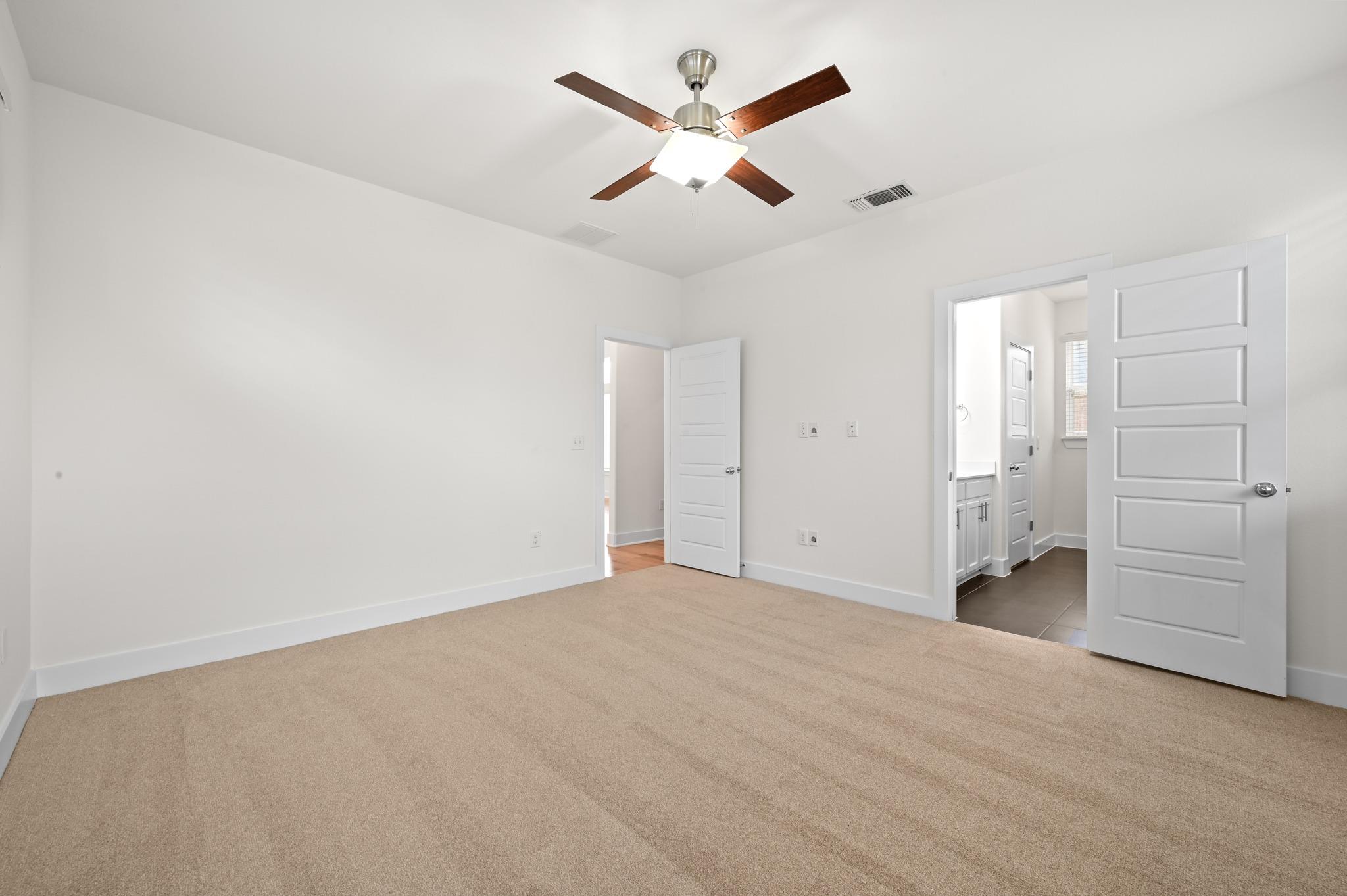2204 Theseus Pass Property Photo 16