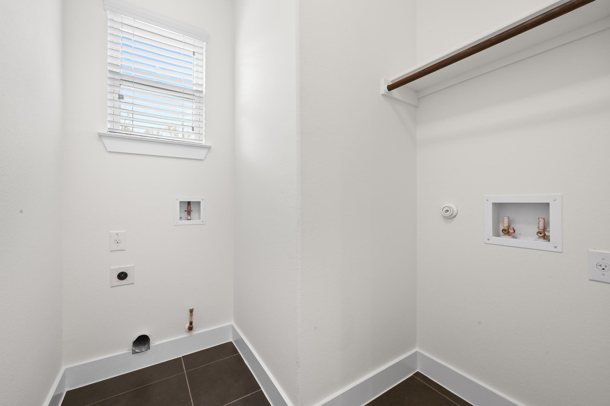 2204 Theseus Pass Property Photo 21
