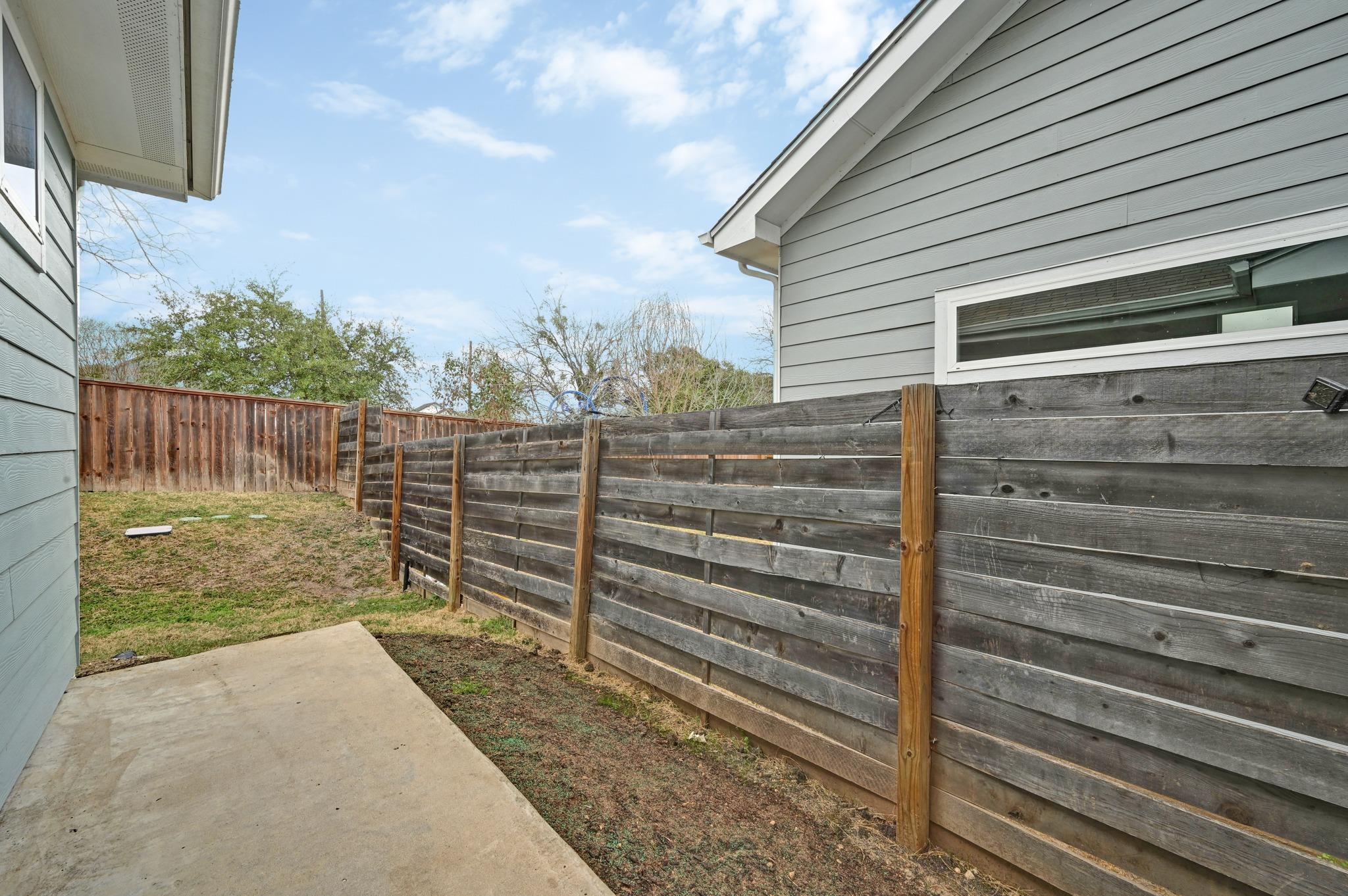 2204 Theseus Pass Property Photo 28
