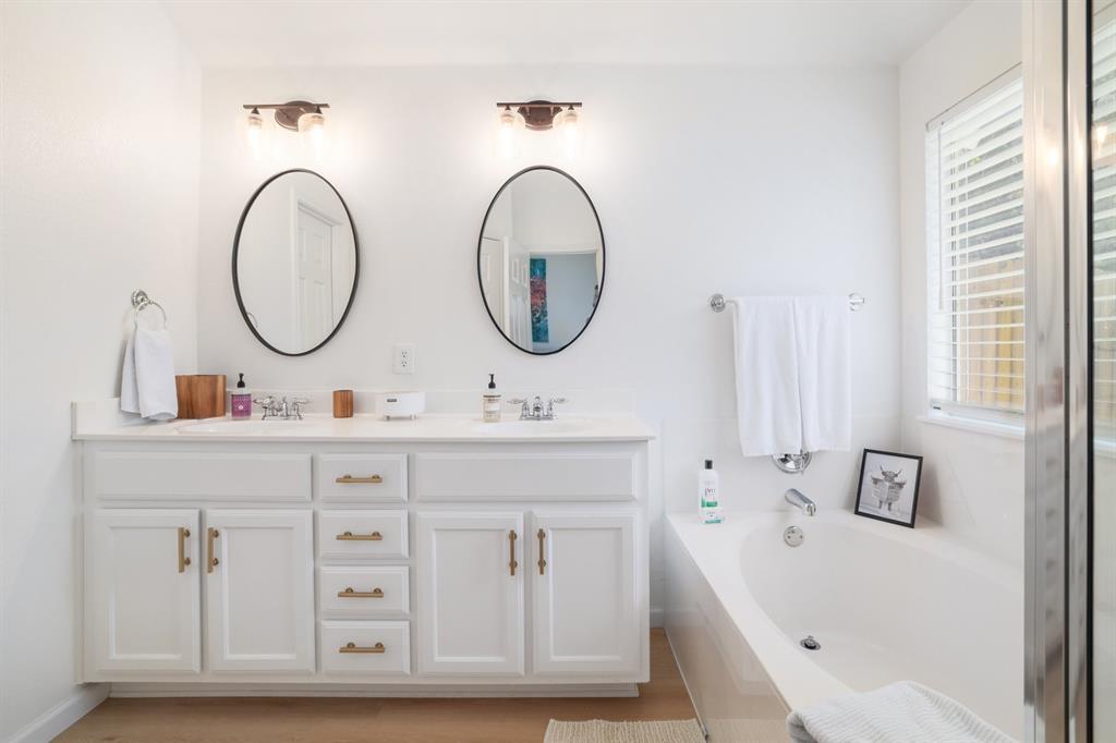 1819 Melissa Oaks Ln Property Photo 16