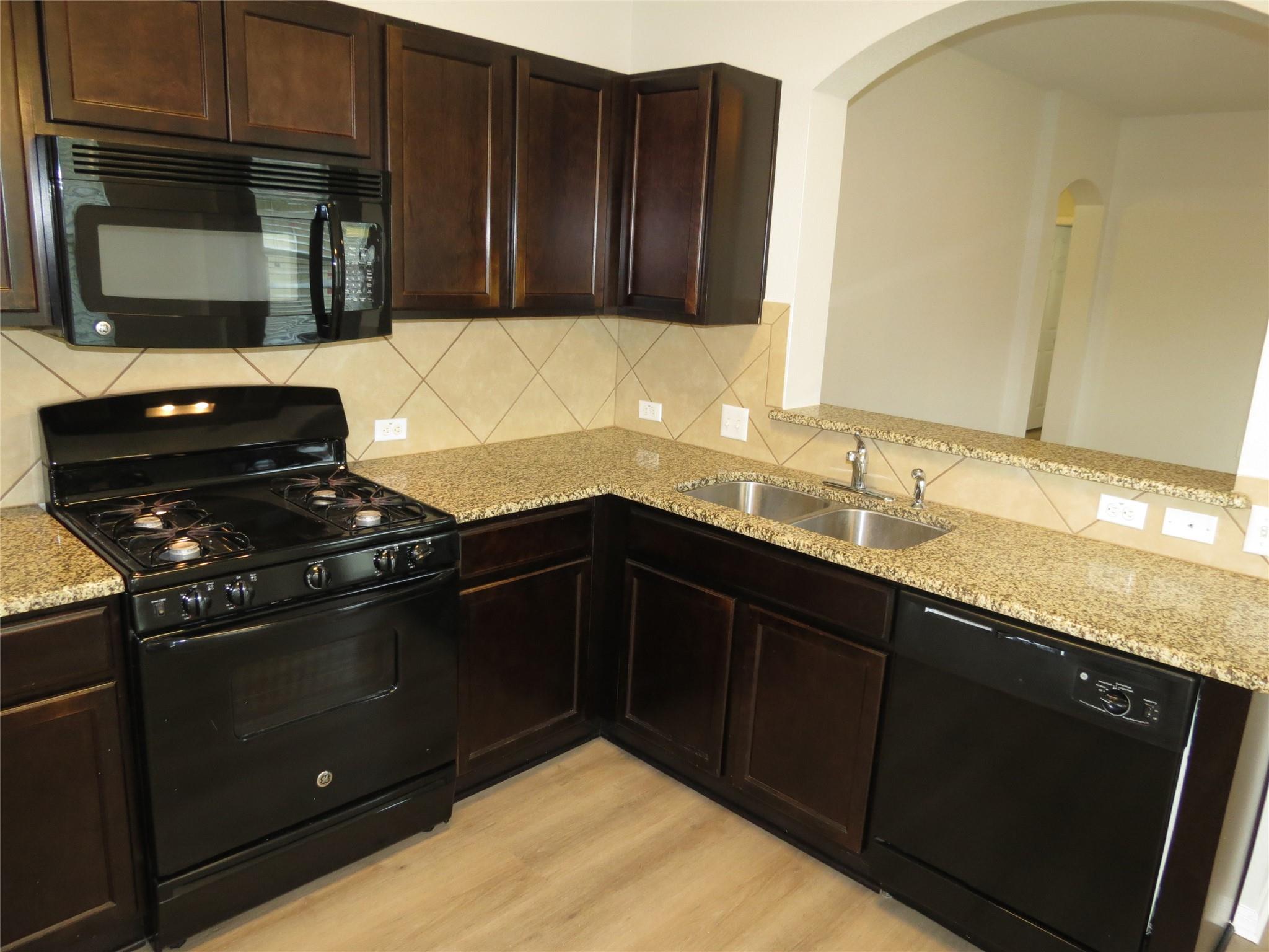 375 Musgrav None Property Photo 9