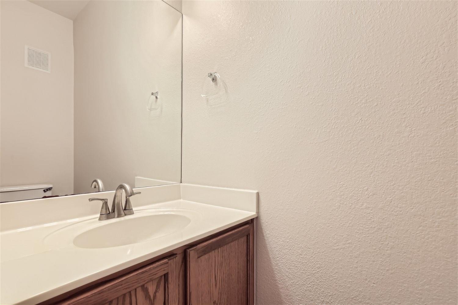 2000 Cullen Ave 4-18 Property Photo 15