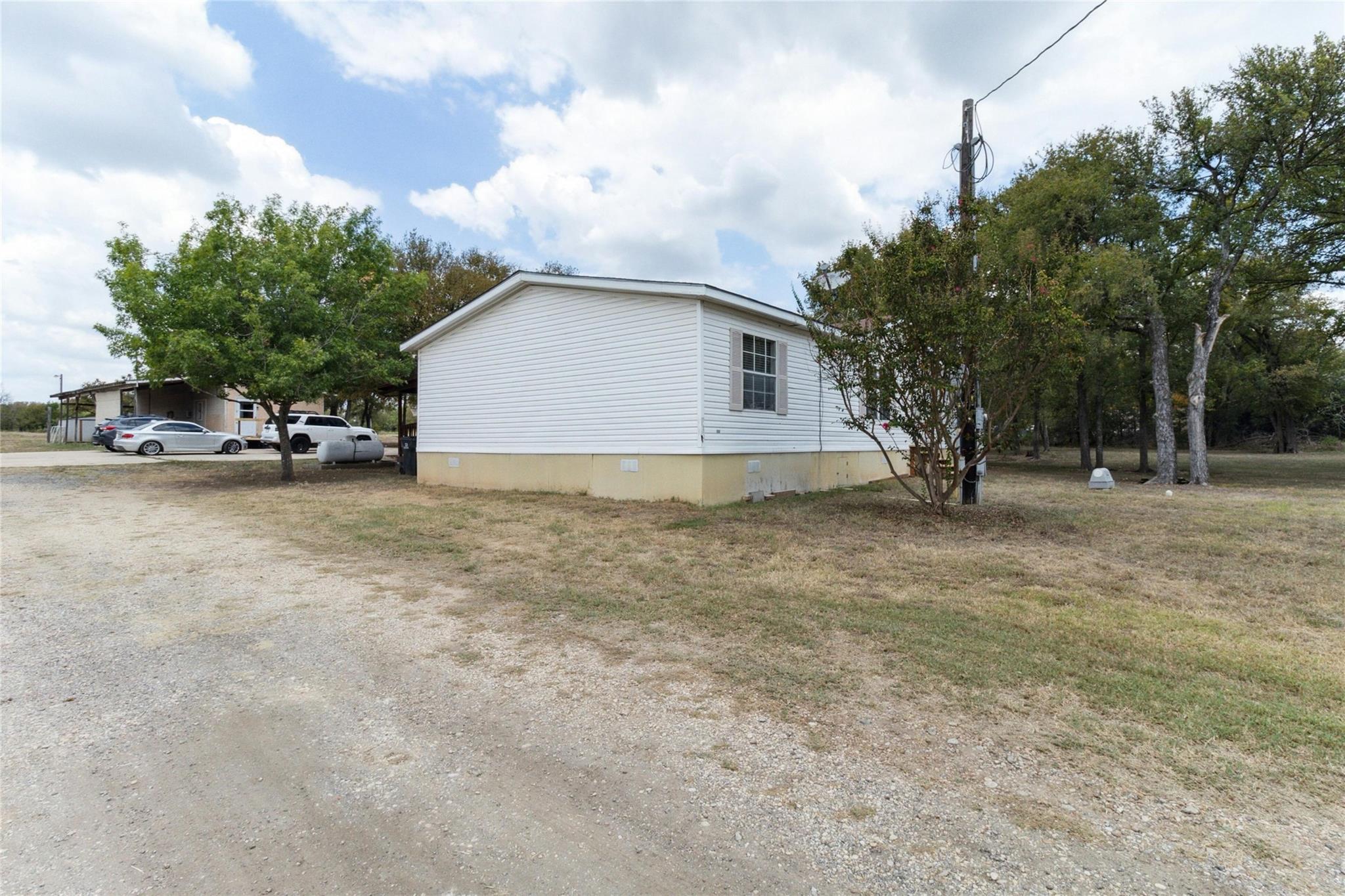 8106 Wolf Ln Property Photo 8