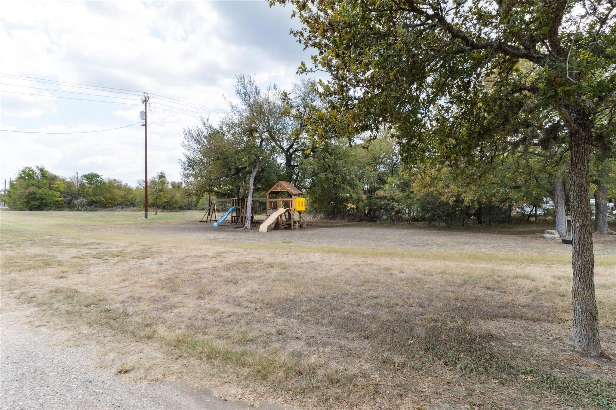 8106 Wolf Ln Property Photo 9