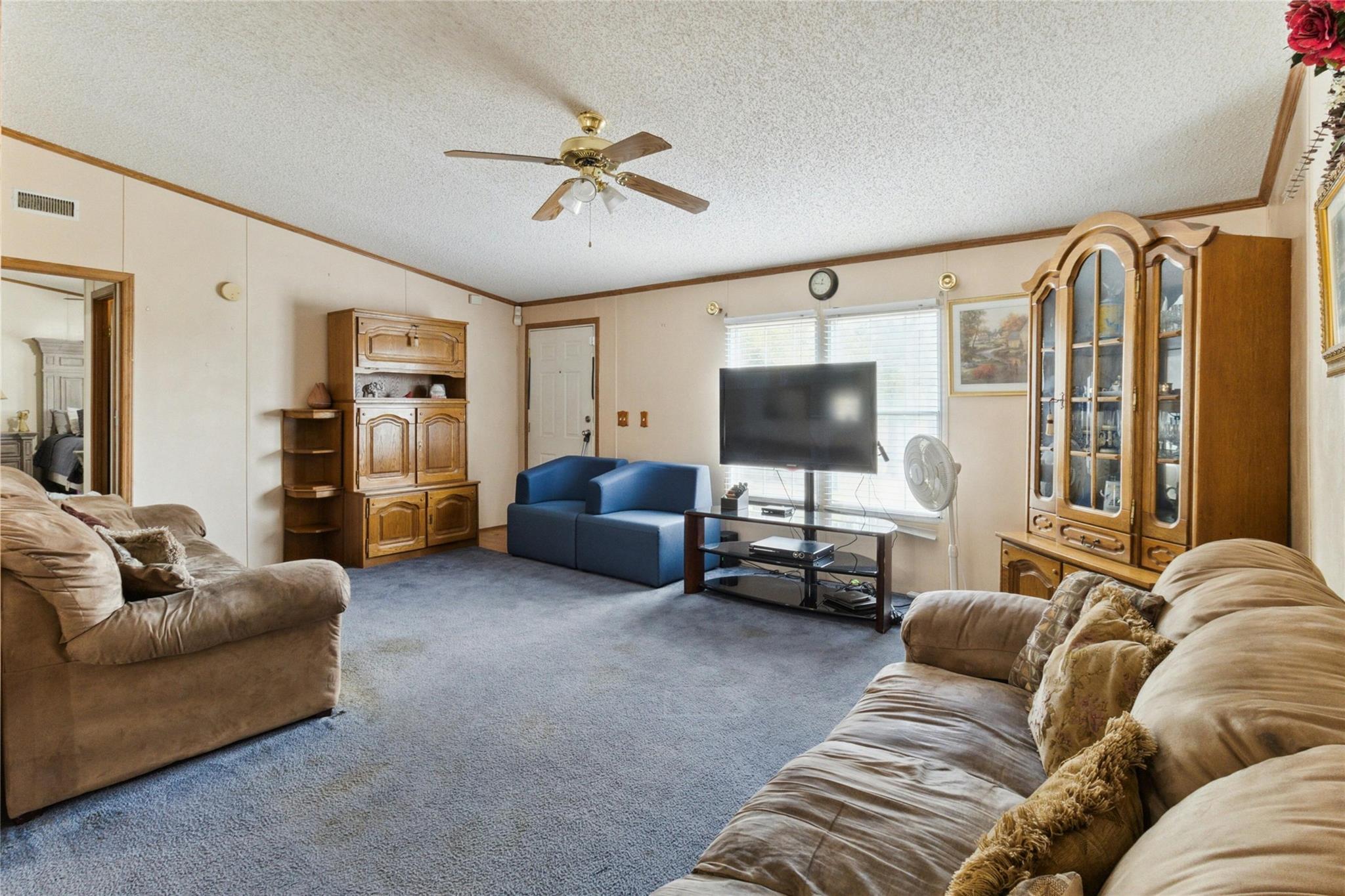 8106 Wolf Ln Property Photo 10