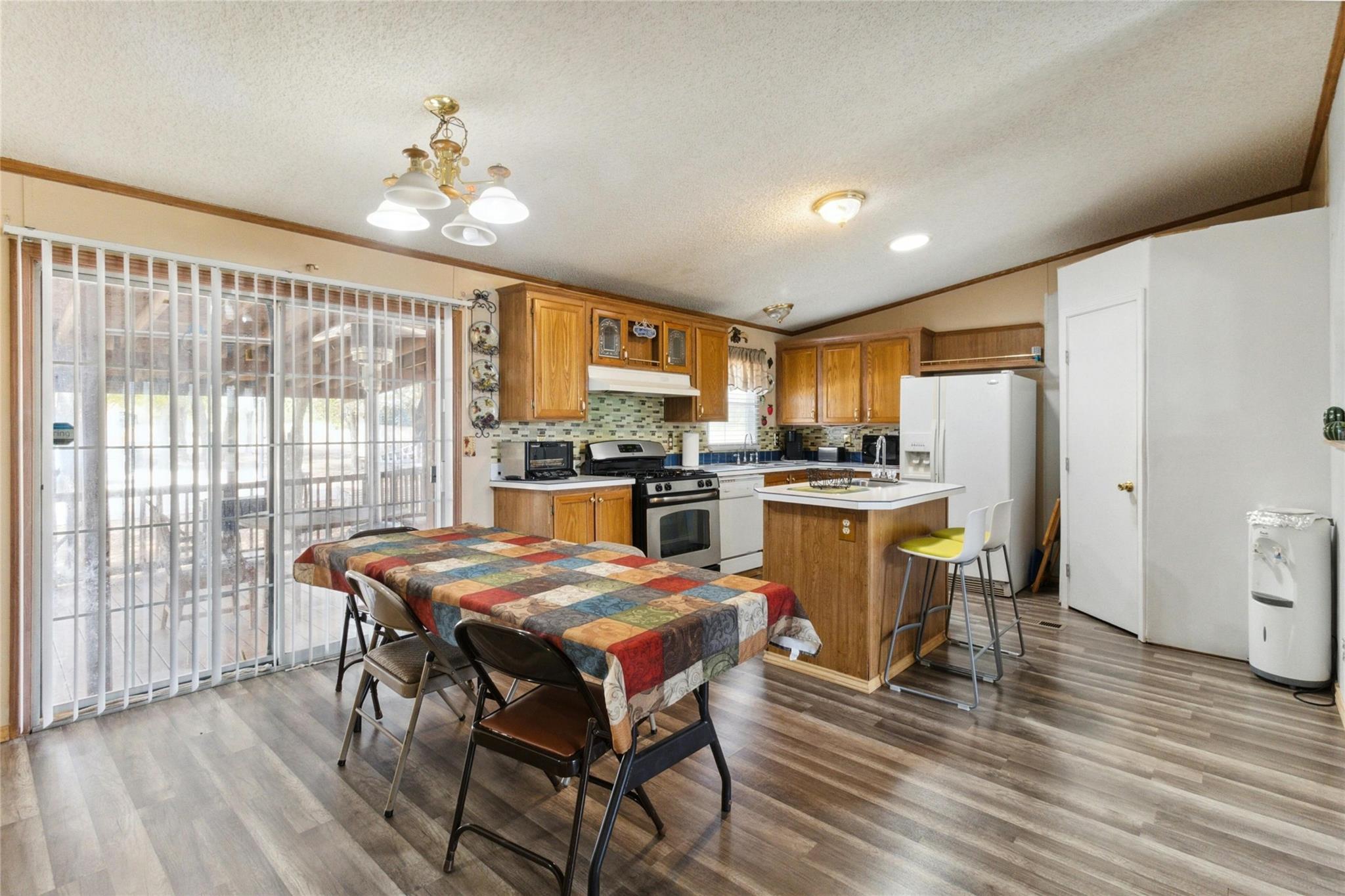 8106 Wolf Ln Property Photo 16