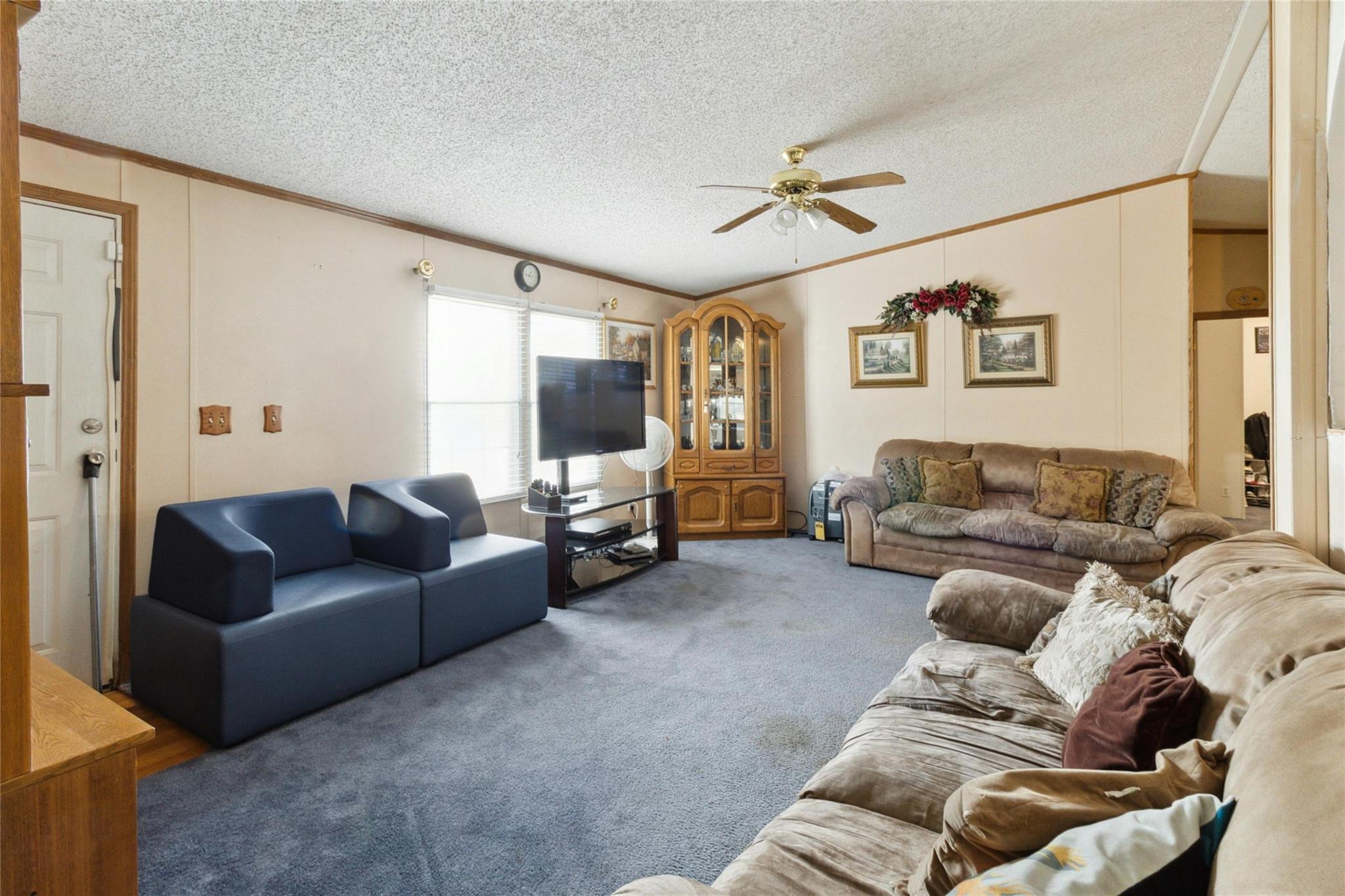 8106 Wolf Ln Property Photo 19