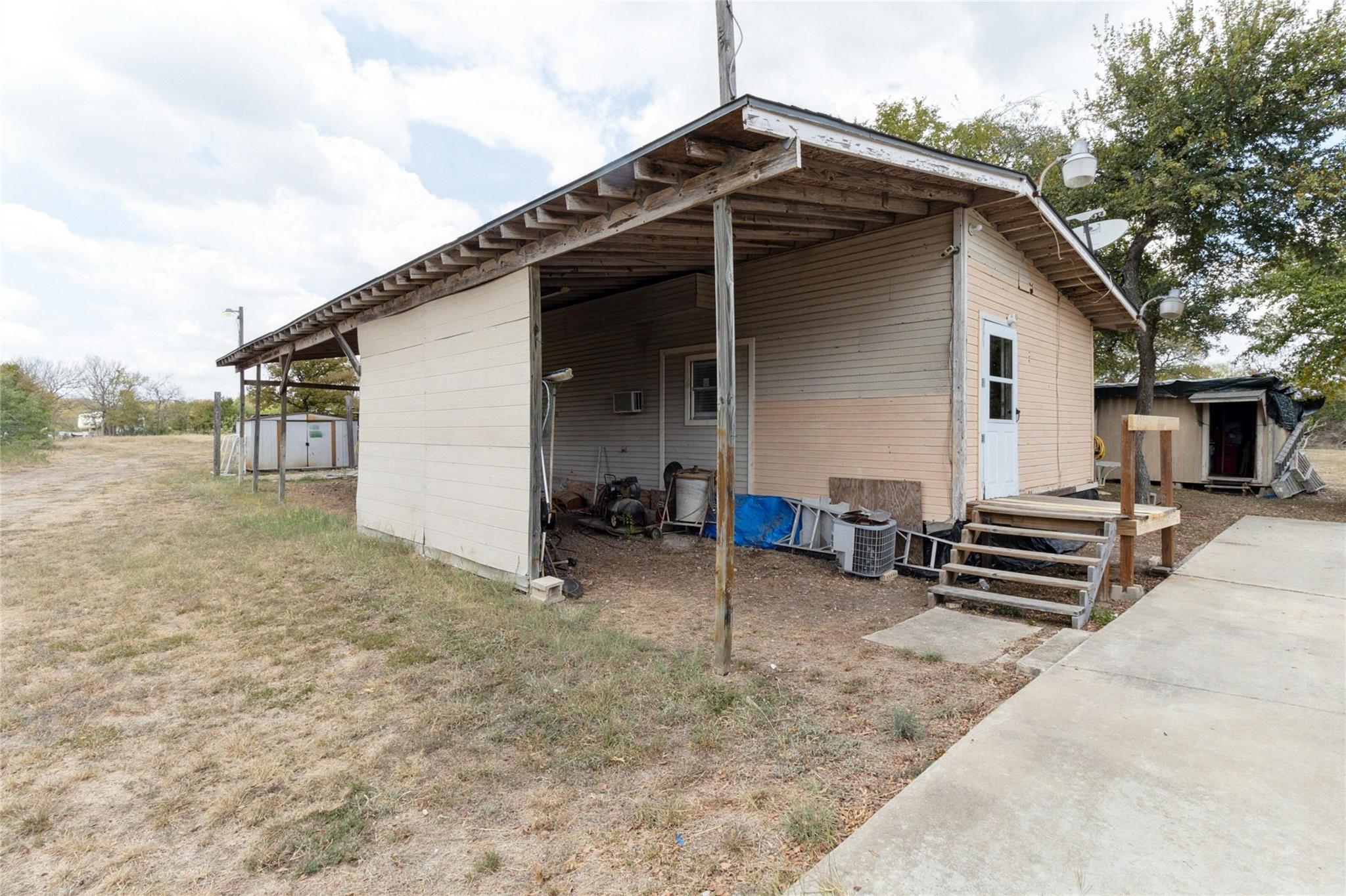 8106 Wolf Ln Property Photo 26