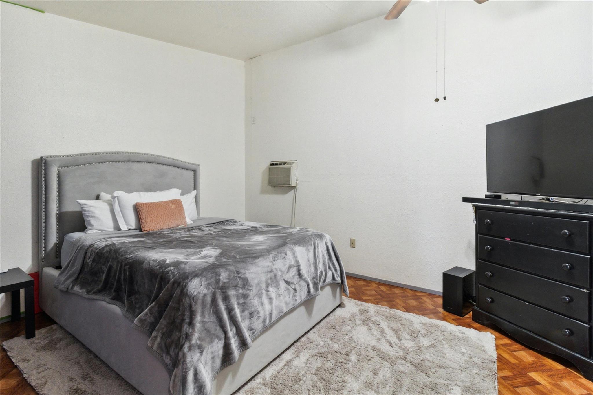 8106 Wolf Ln Property Photo 28