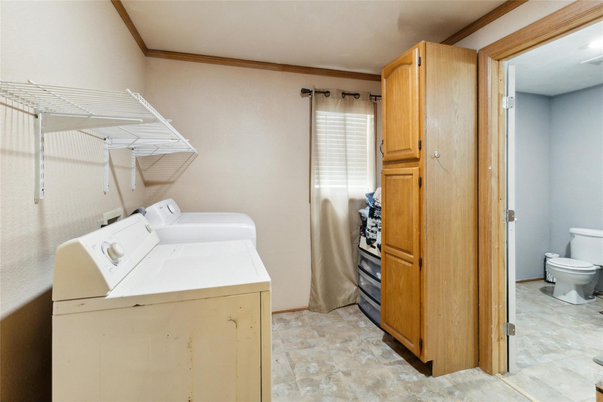 8106 Wolf Ln Property Photo 31