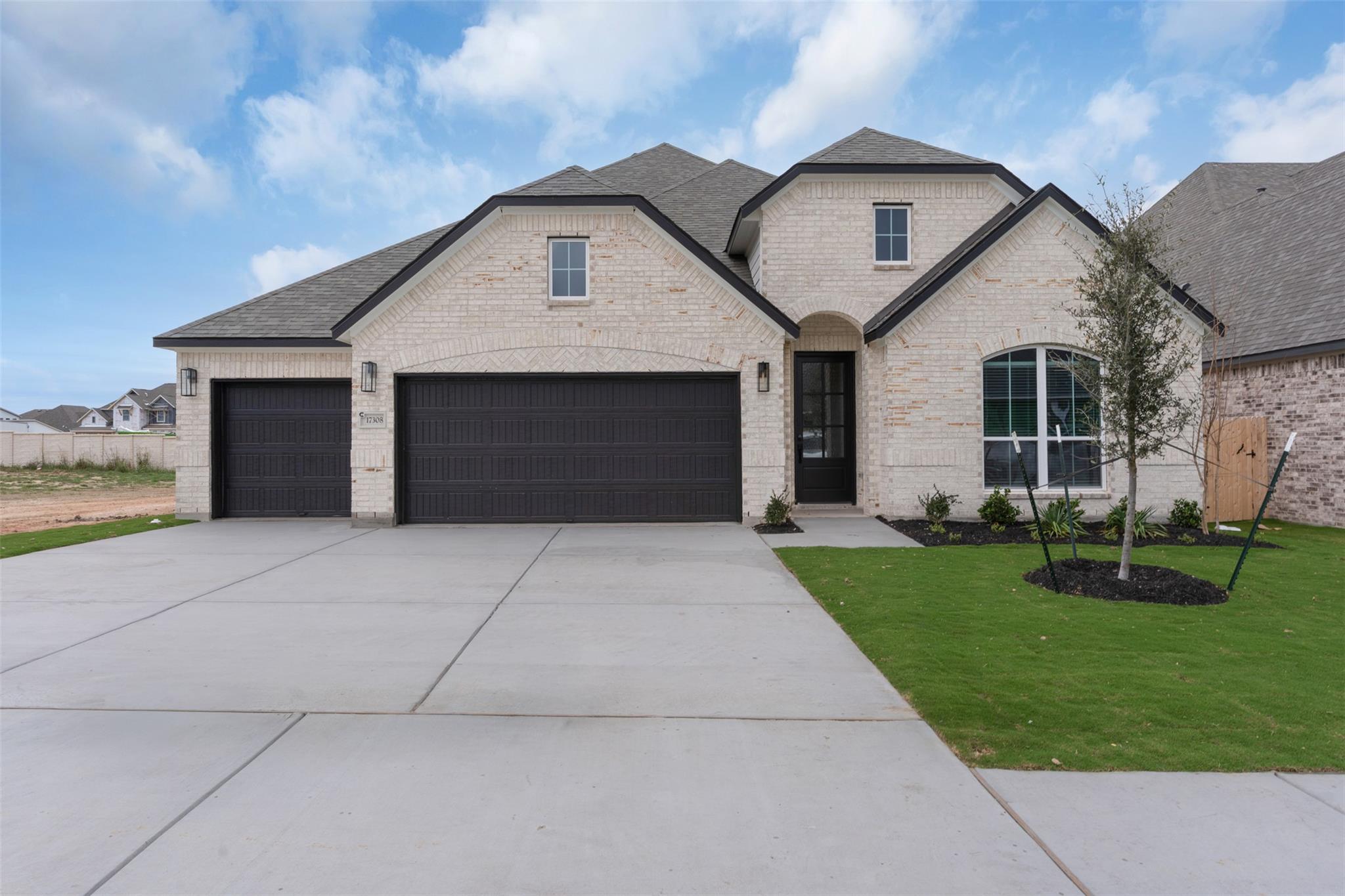 1700 Willow Bean Dr Property Photo 1