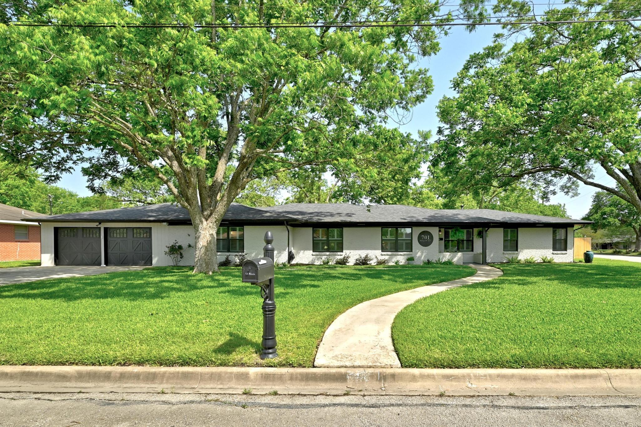 701 Nixon St Property Photo