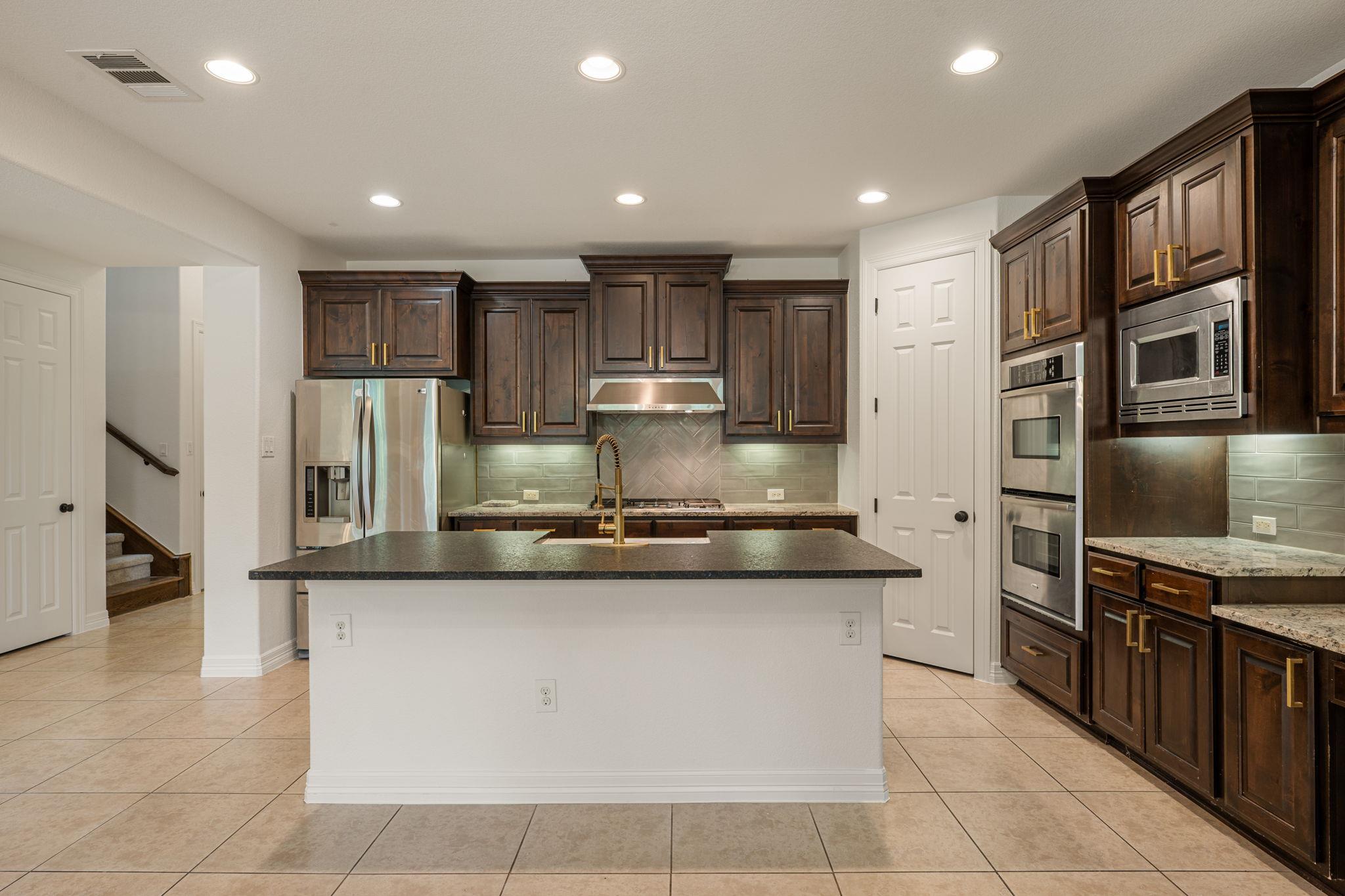 2201 Quarry Loop Property Photo 9