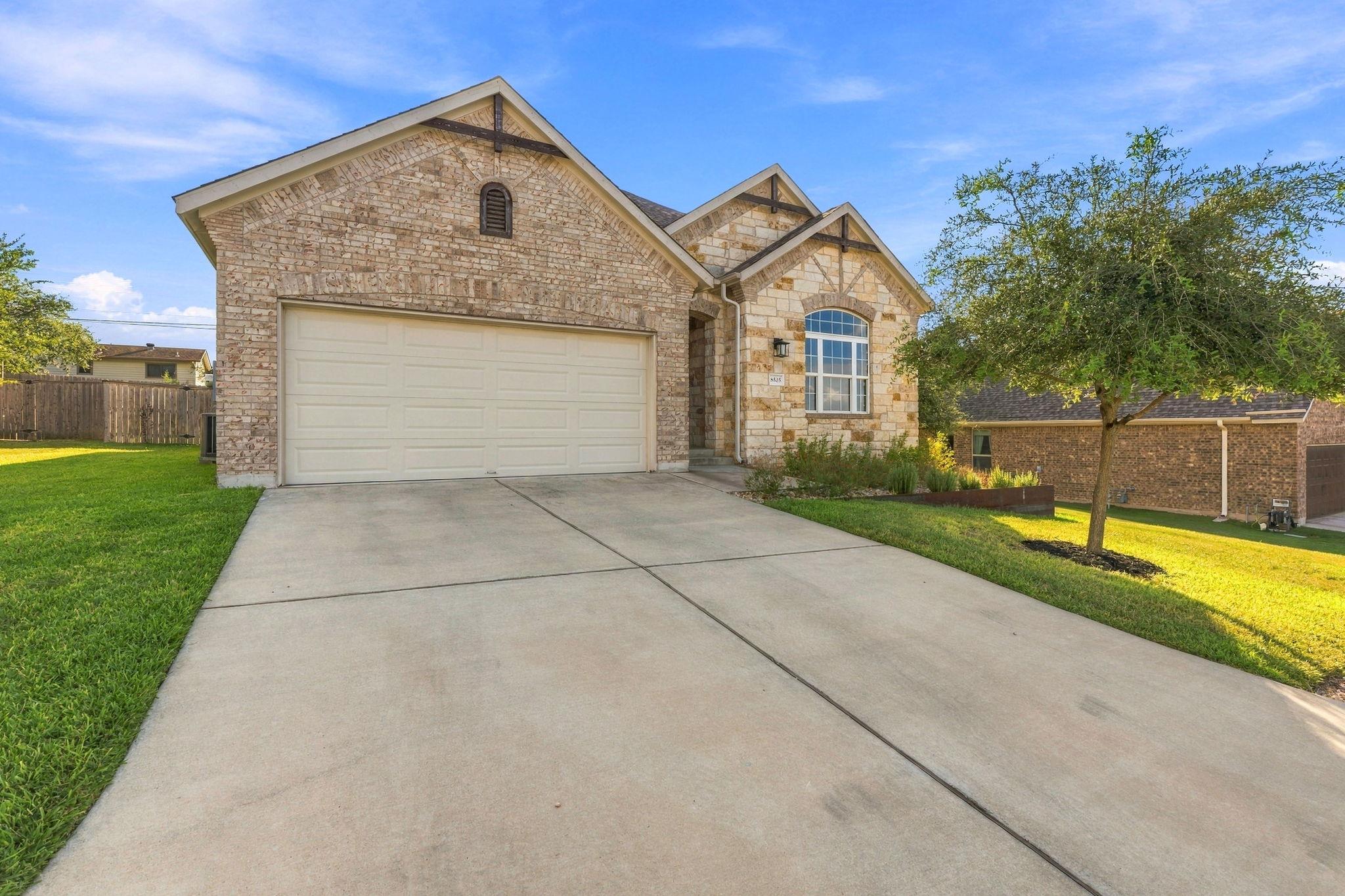 8505 Moccasin Path Property Photo 1