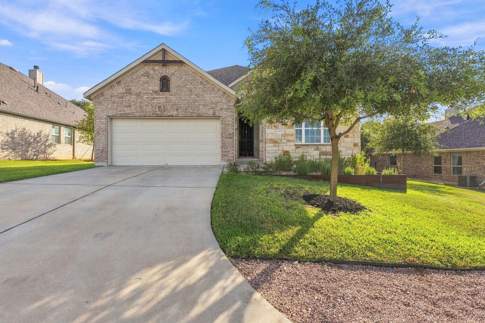 8505 Moccasin Path Property Photo 2
