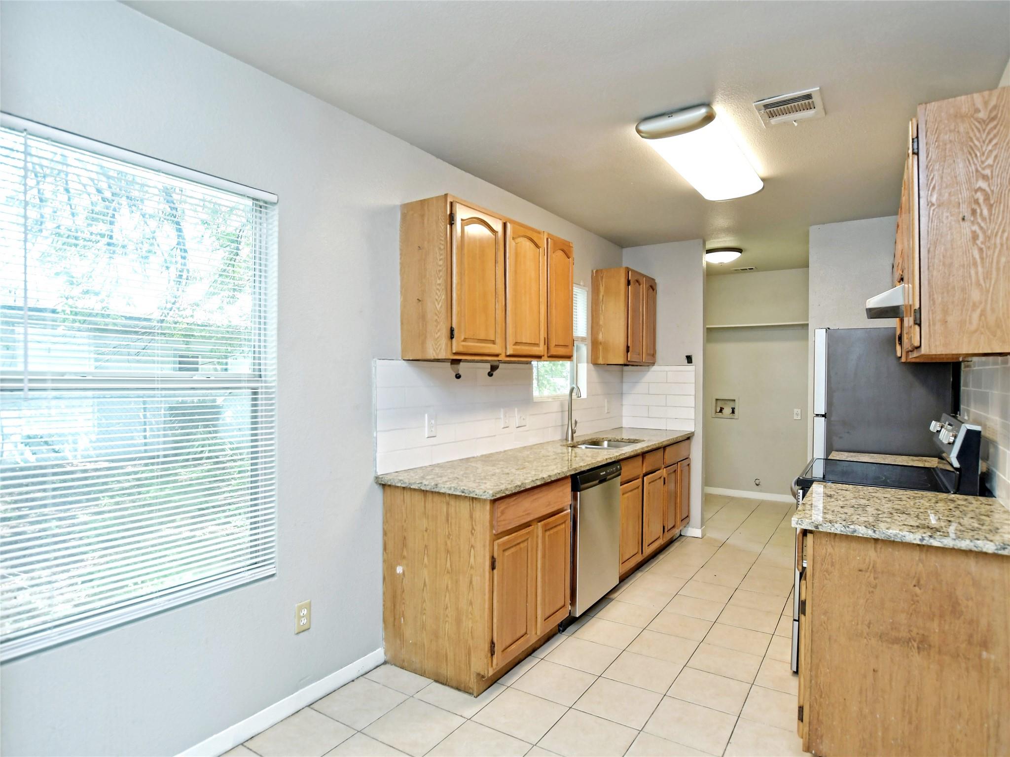 6121 Ponca St #a Property Photo 6