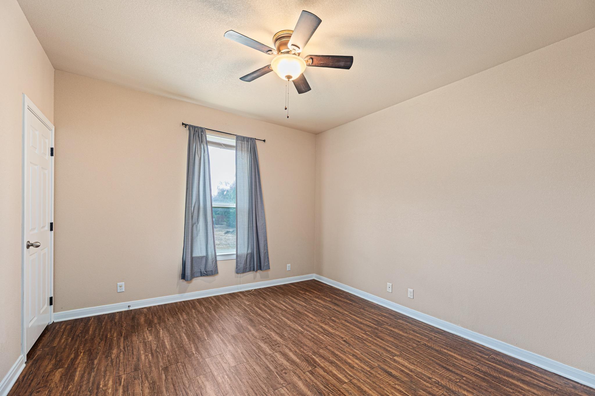 1375 Main St Property Photo 15