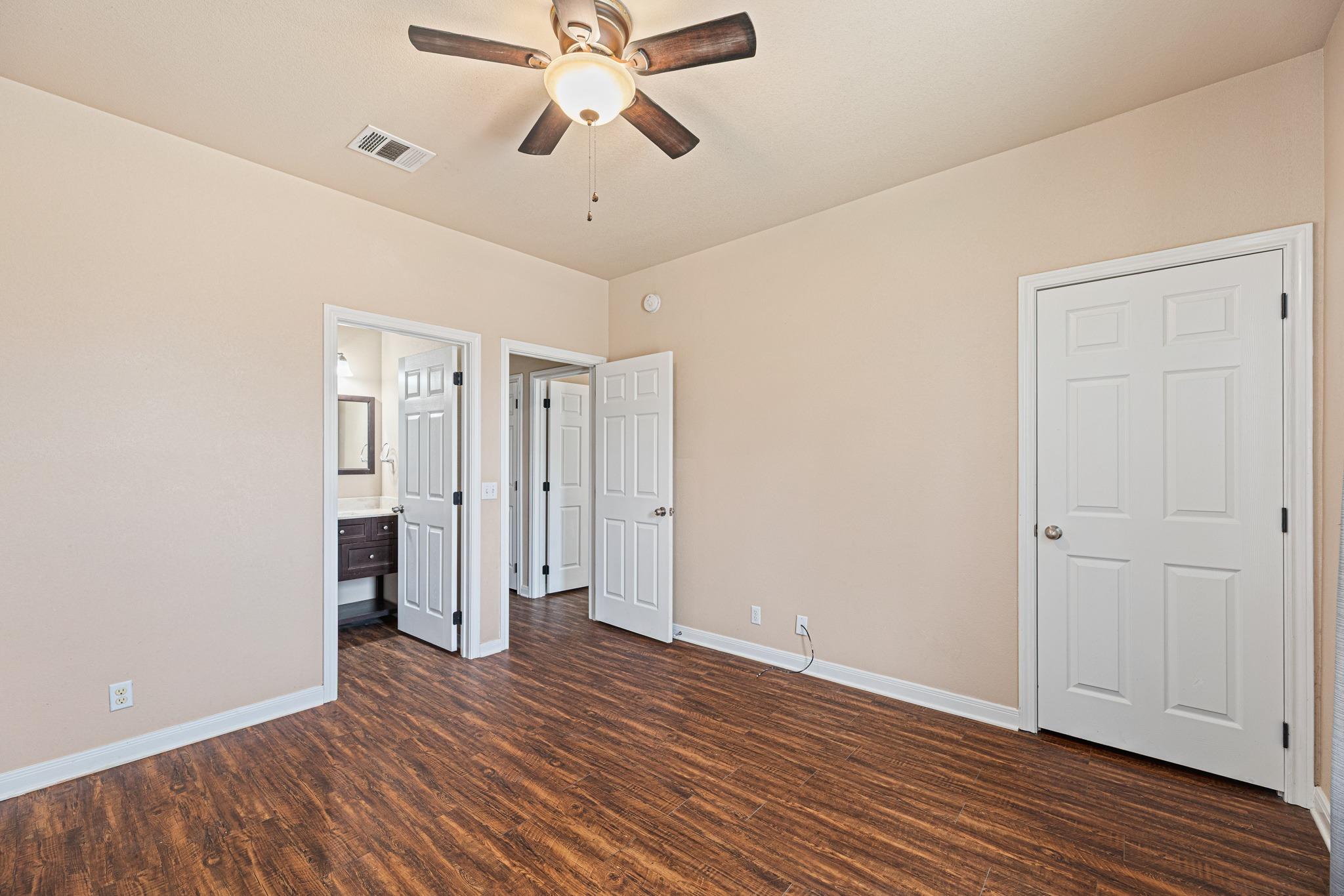 1375 Main St Property Photo 18