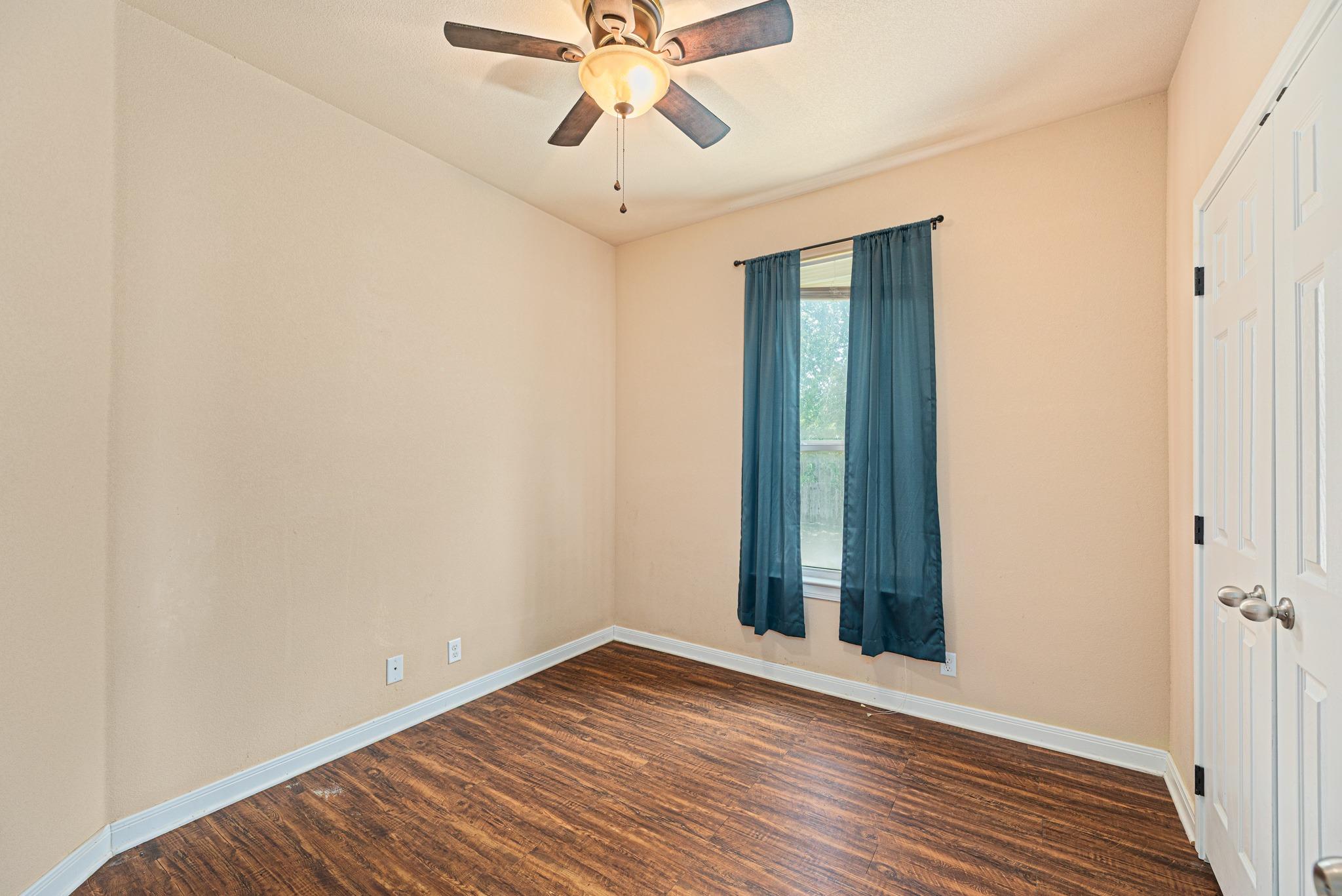 1375 Main St Property Photo 22