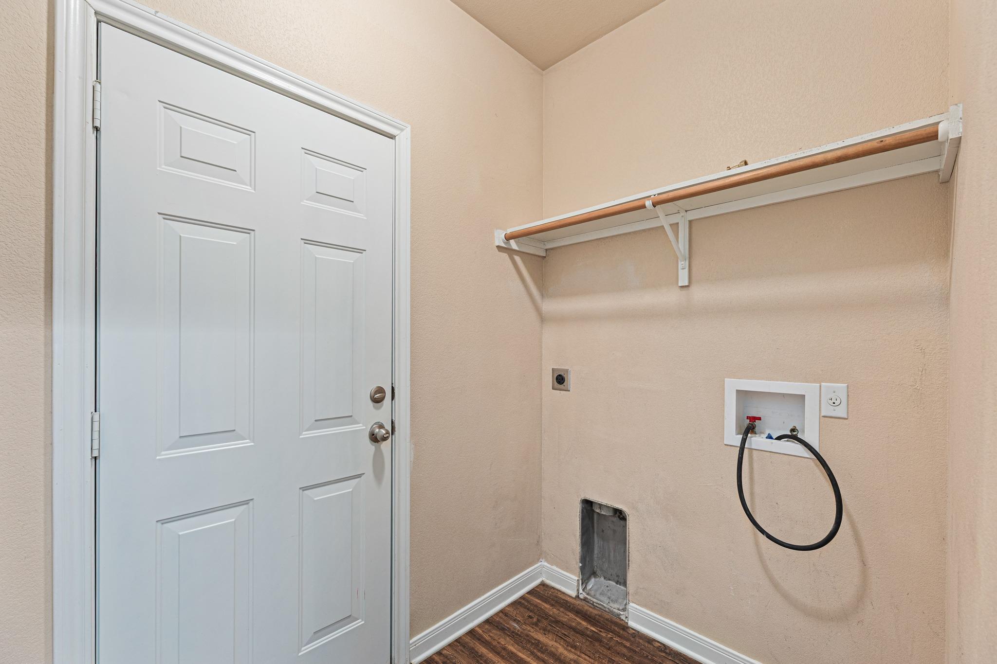 1375 Main St Property Photo 28