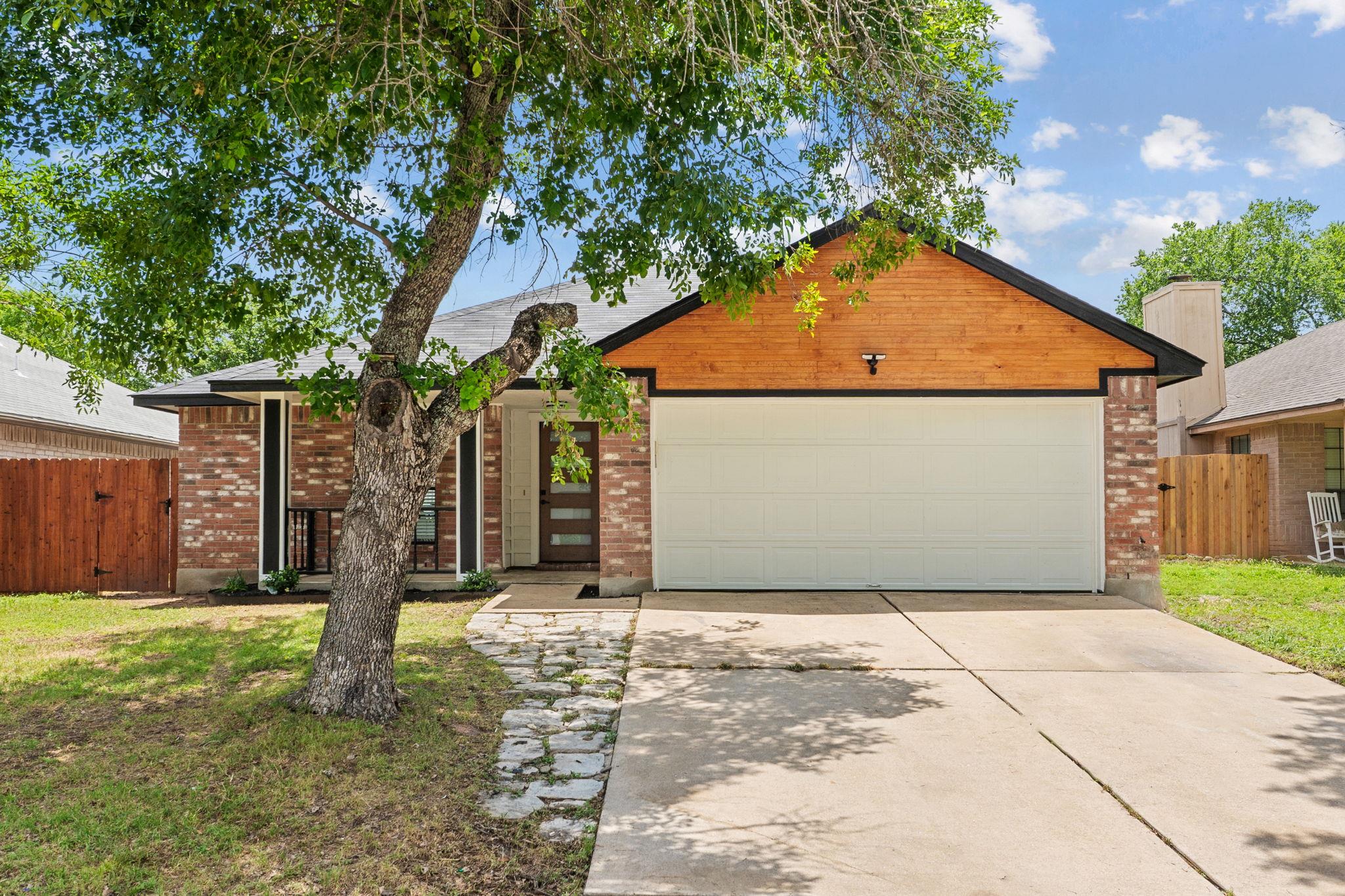 609 Clearwater Trl Property Photo