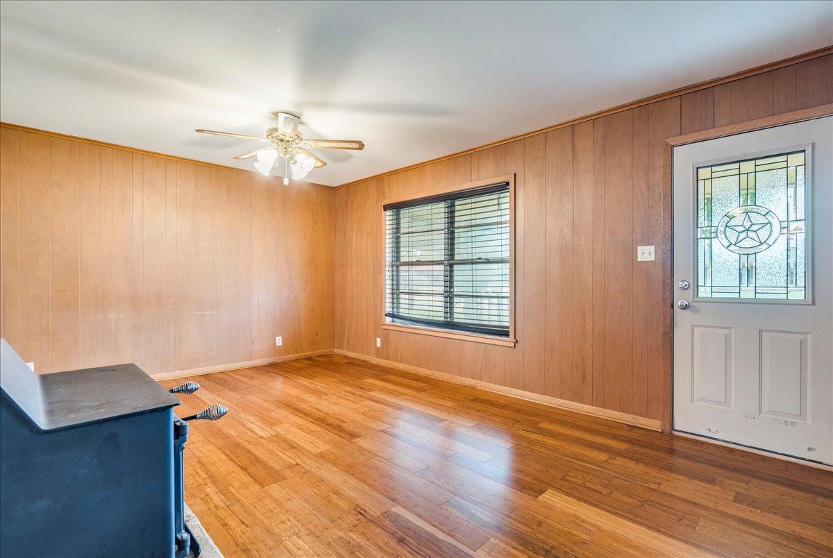 985 N Chambers St Property Photo 11