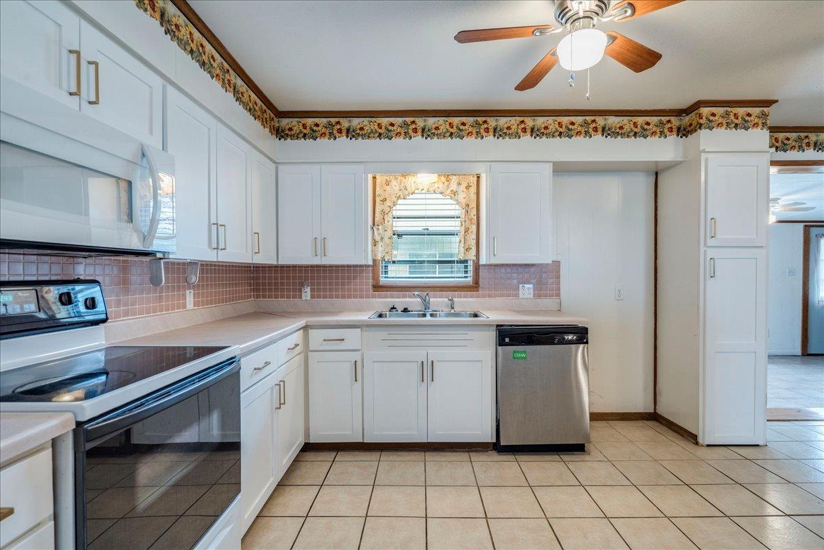 985 N Chambers St Property Photo 12