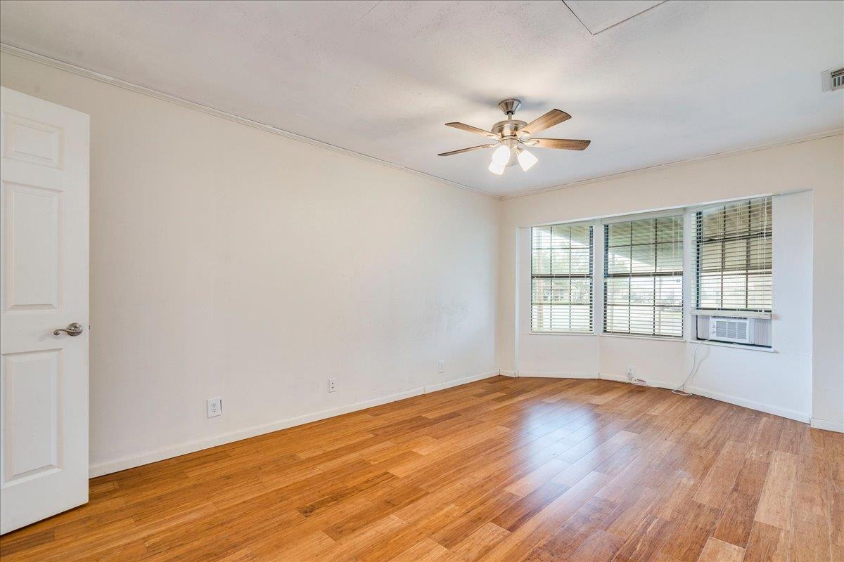 985 N Chambers St Property Photo 18