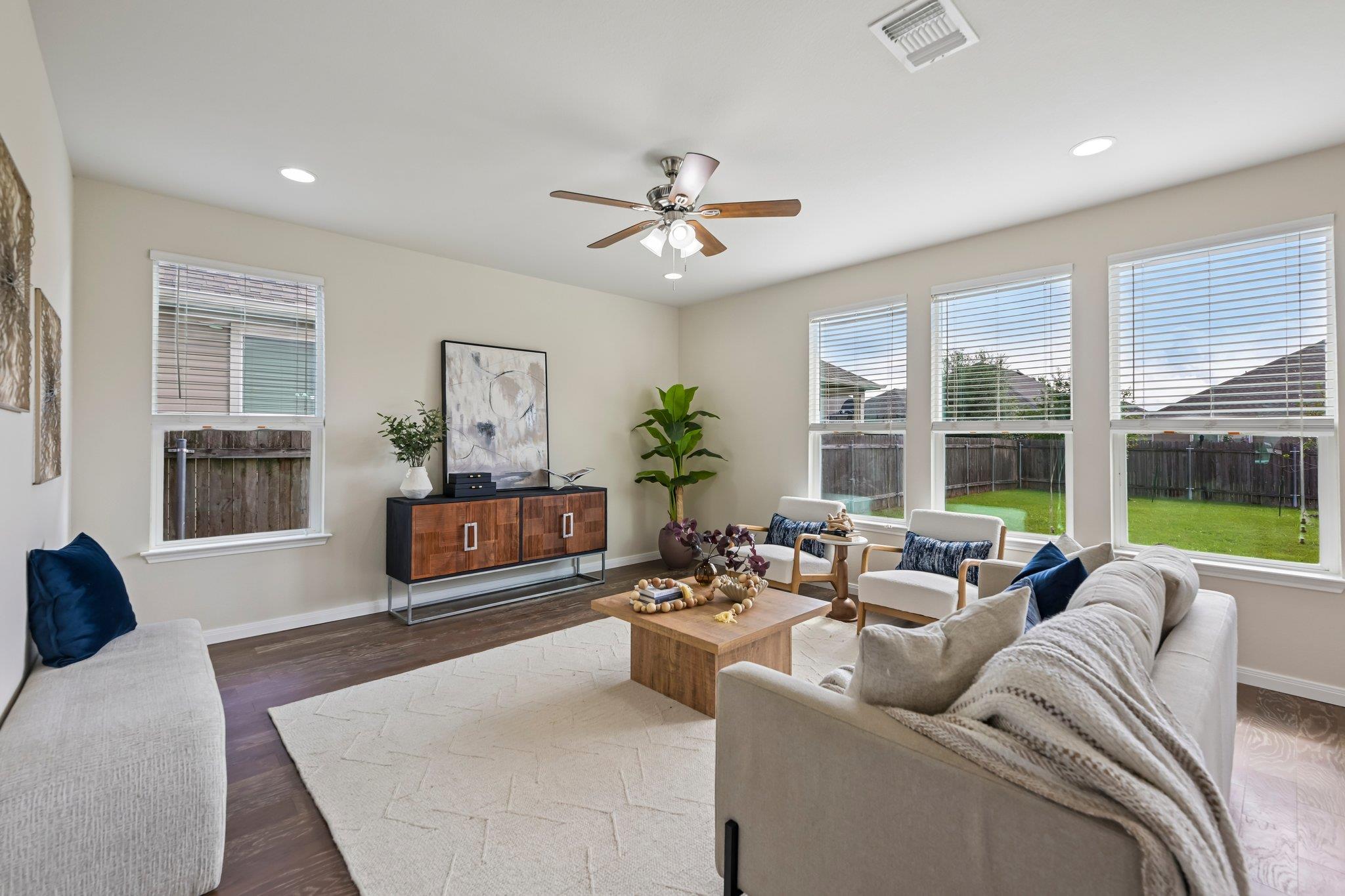 8021 Gato Ln Property Photo 2