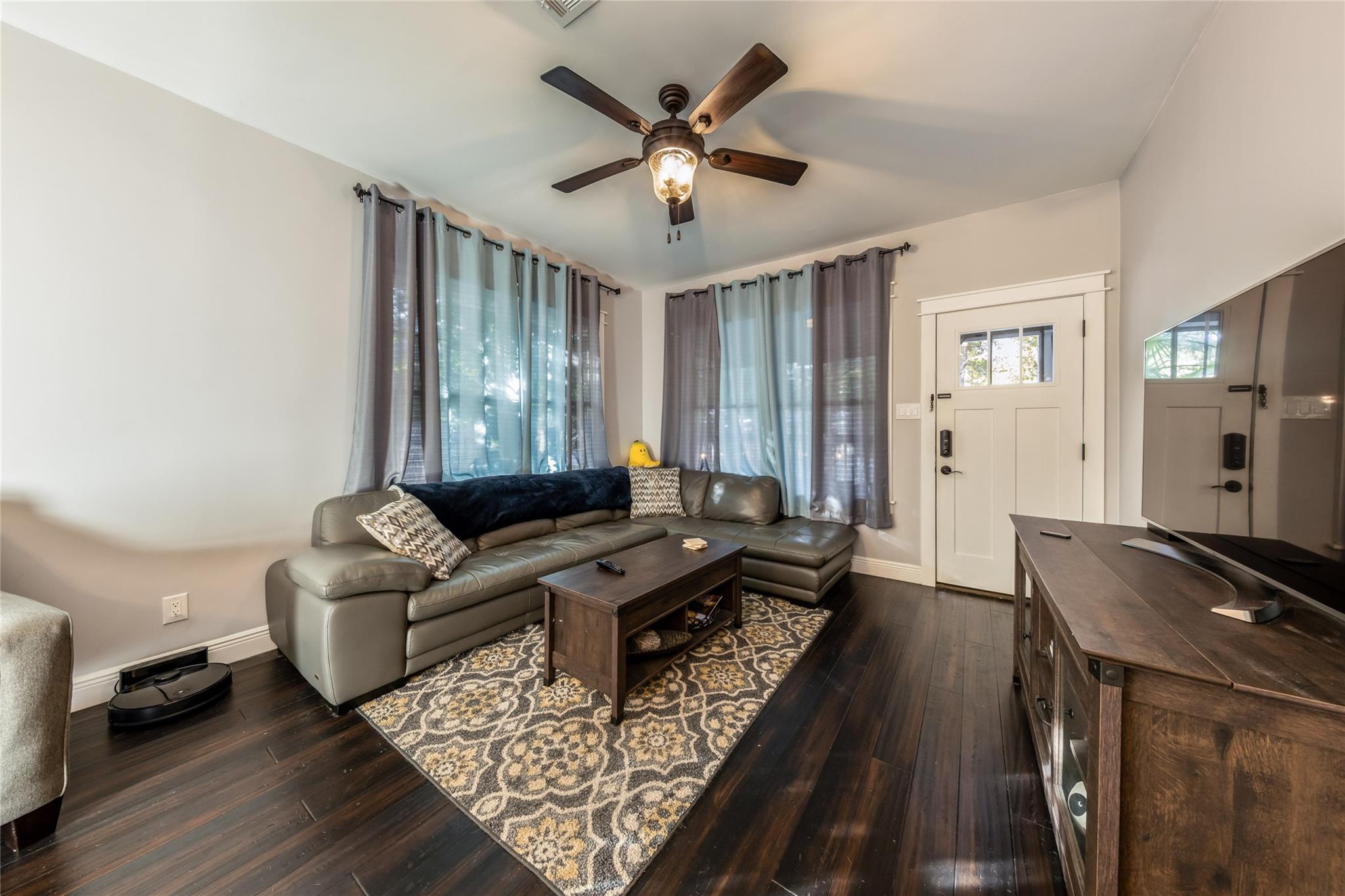 2013 Canterbury St #a Property Photo 4