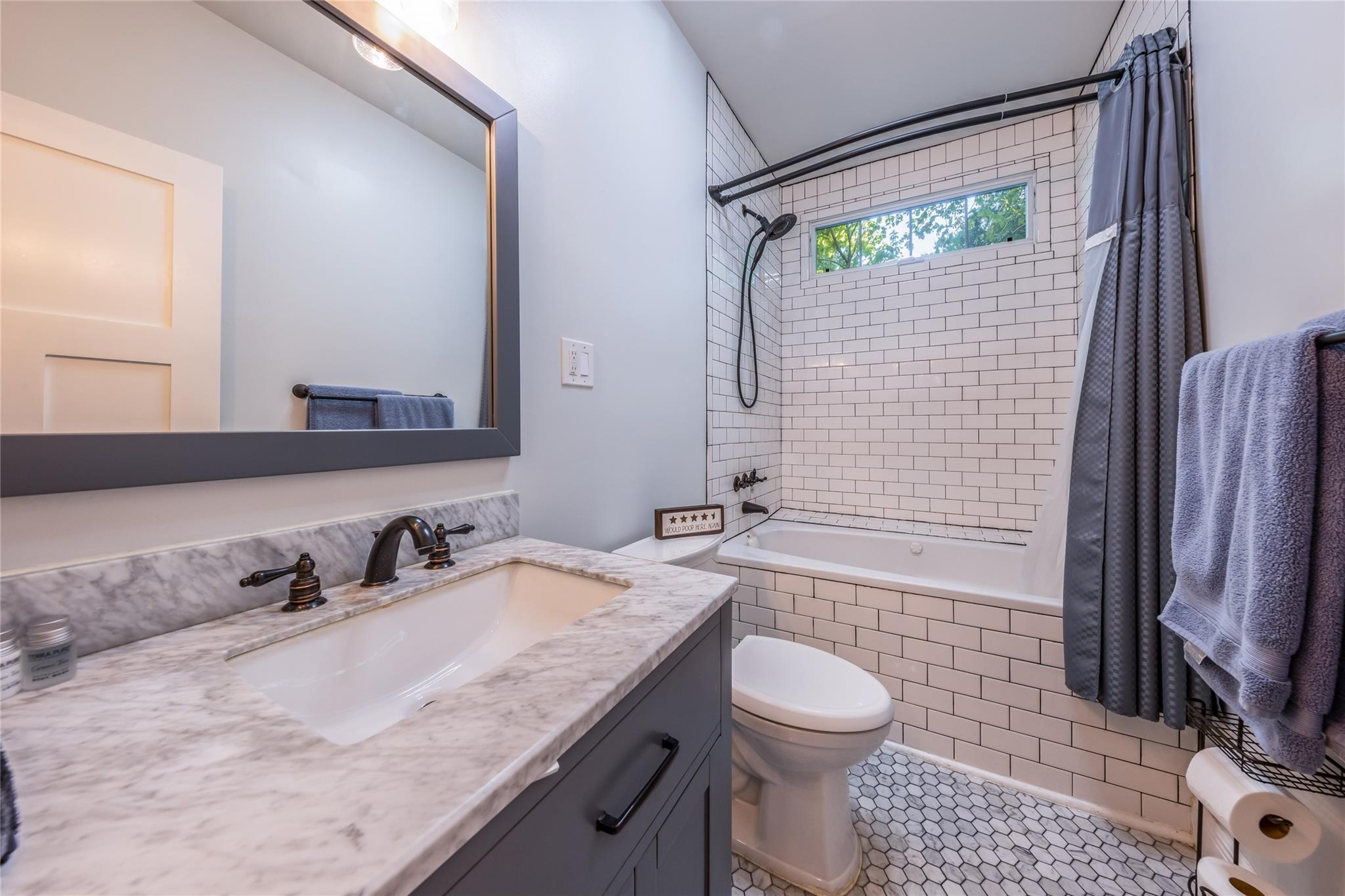 2013 Canterbury St #a Property Photo 8